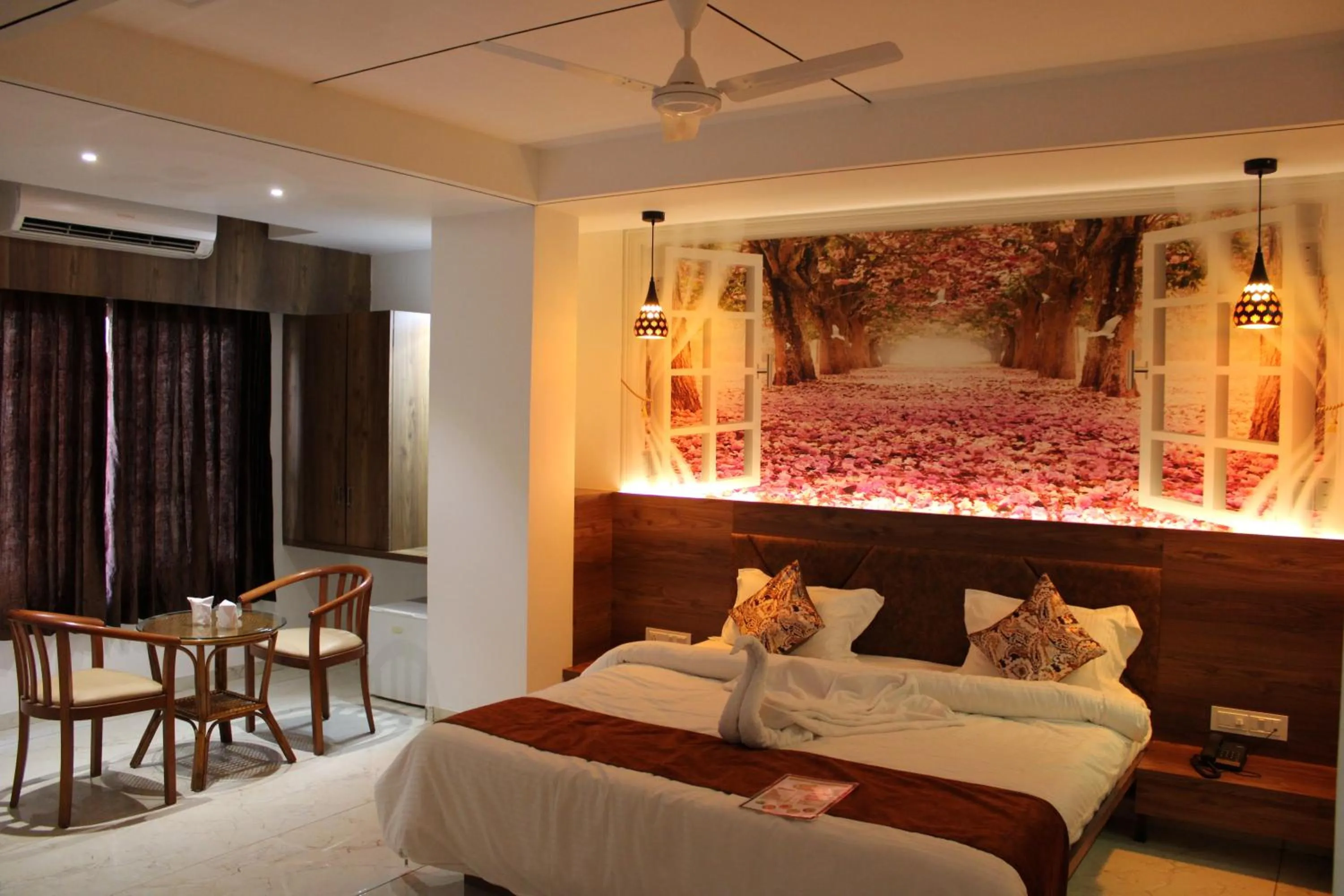Bed in Hotel The Grand Piano - Best Business Hotel in Patan