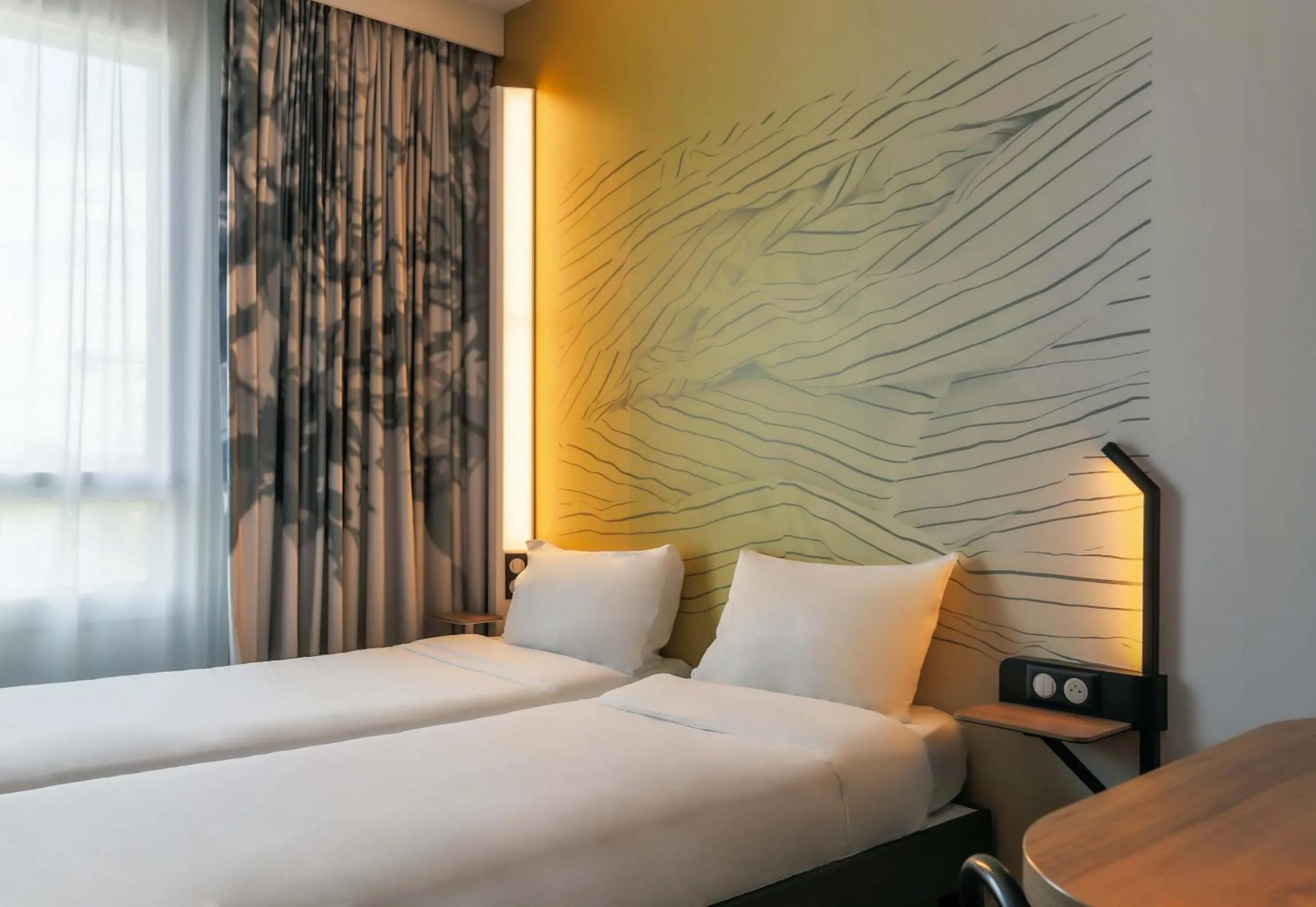 Bedroom, Bed in B&B Hôtel Thionville Centre Gare