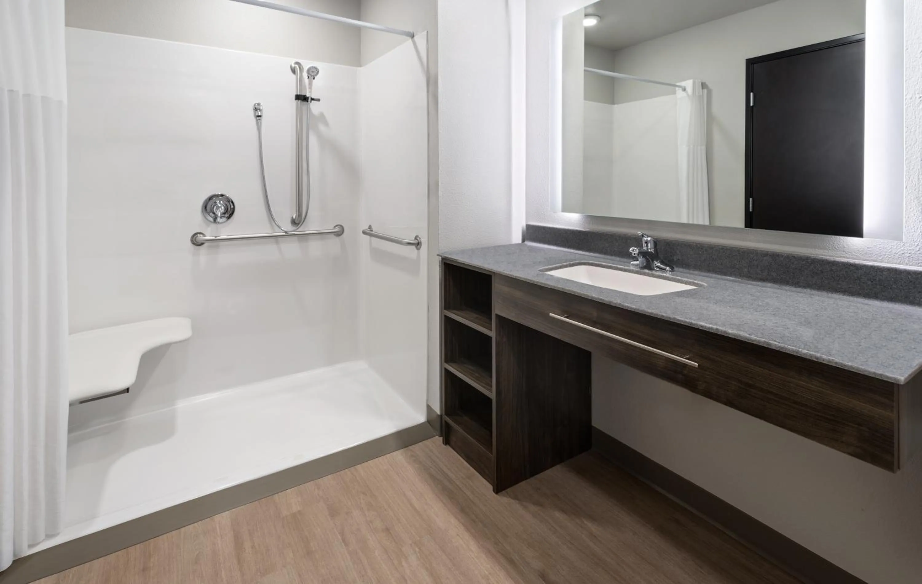 Shower in My Place Hotel-Phoenix West/Buckeye, AZ