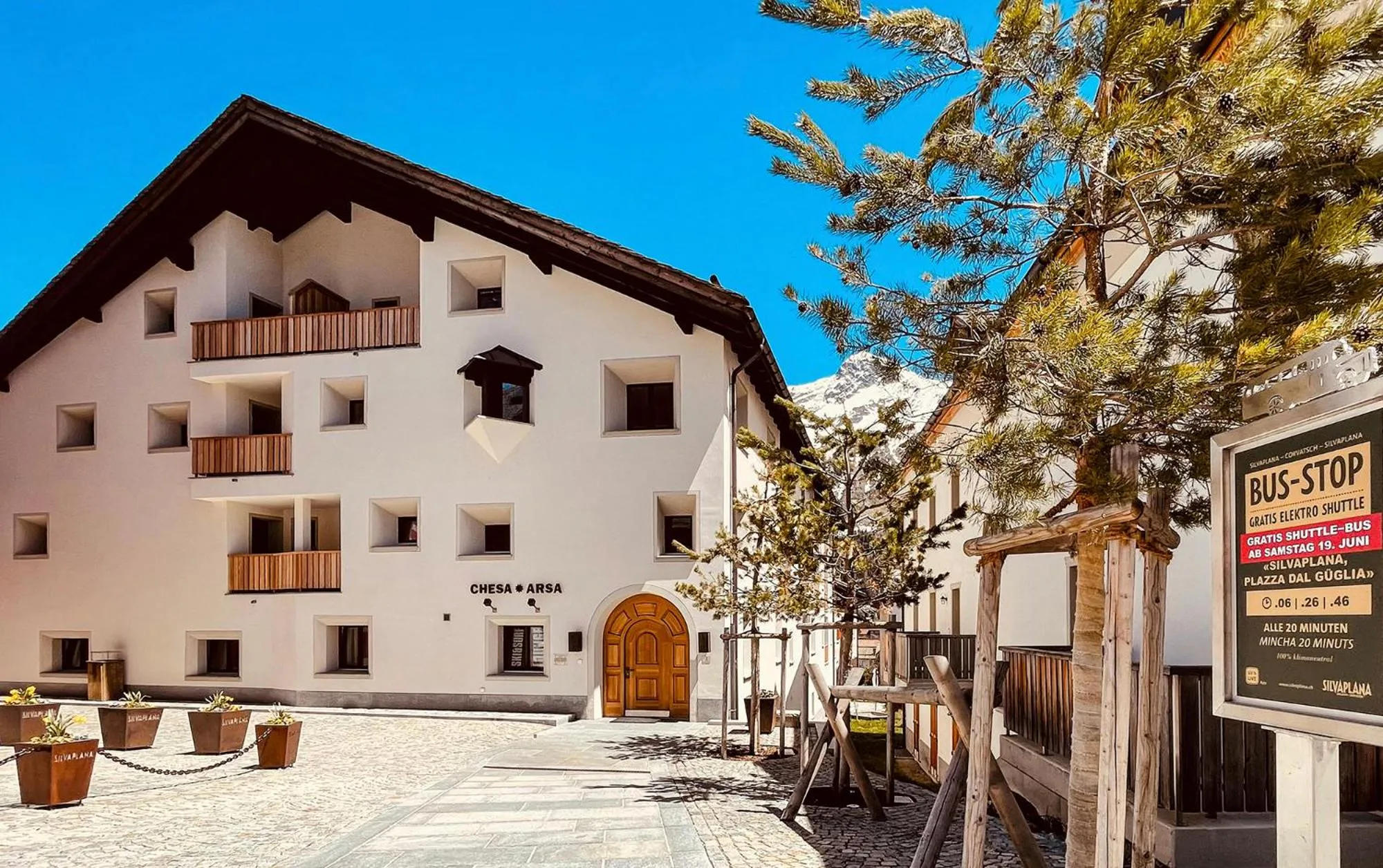 Property building in Arsa Lodge Silvaplana