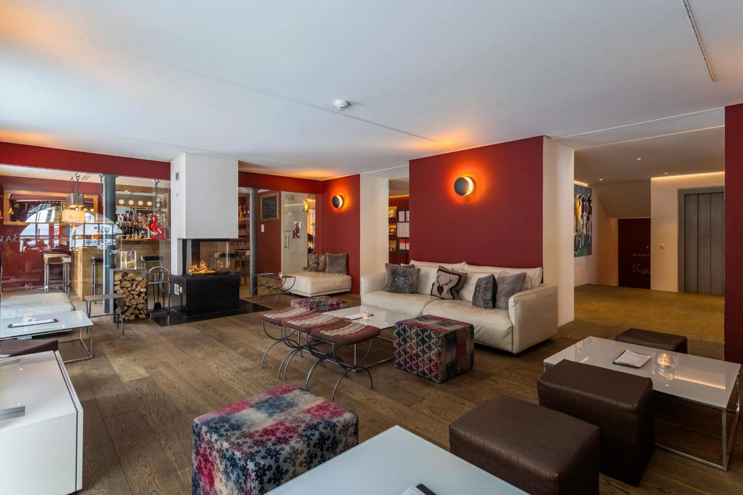 Lounge or bar in Arsa Lodge Silvaplana