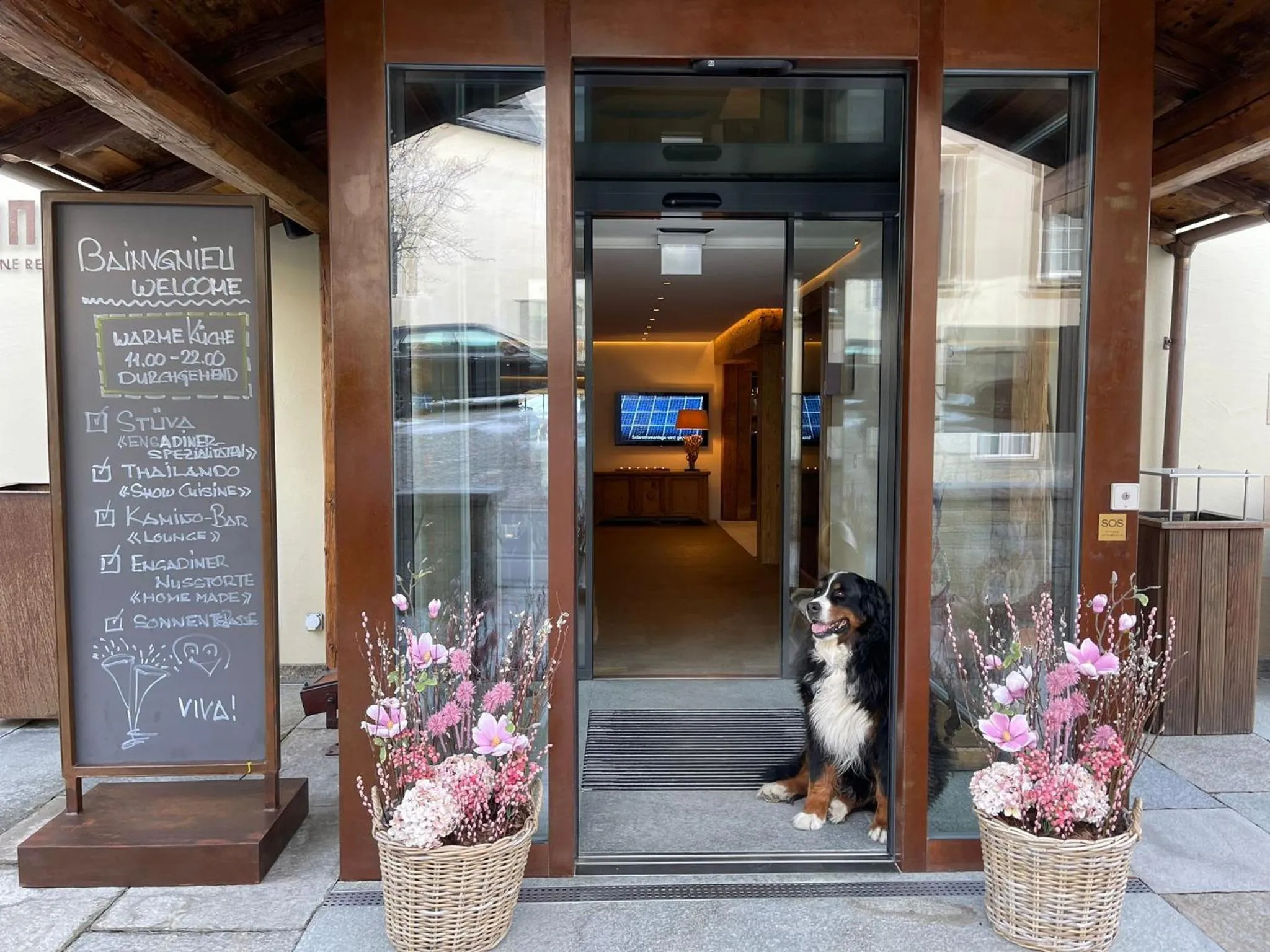 Facade/entrance in Arsa Lodge Silvaplana