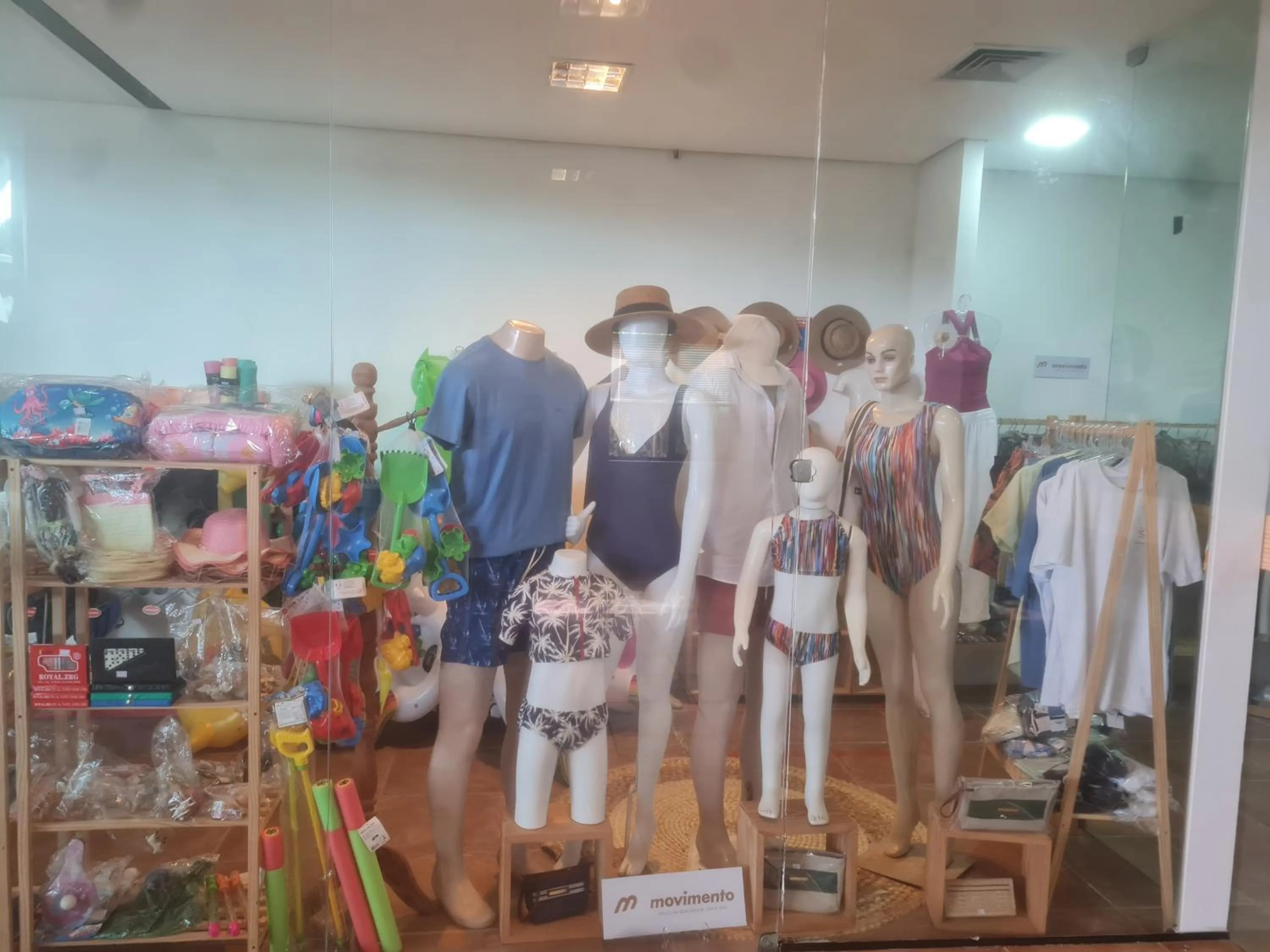 On-site shops in Flat Beach Class Muro Alto 1107