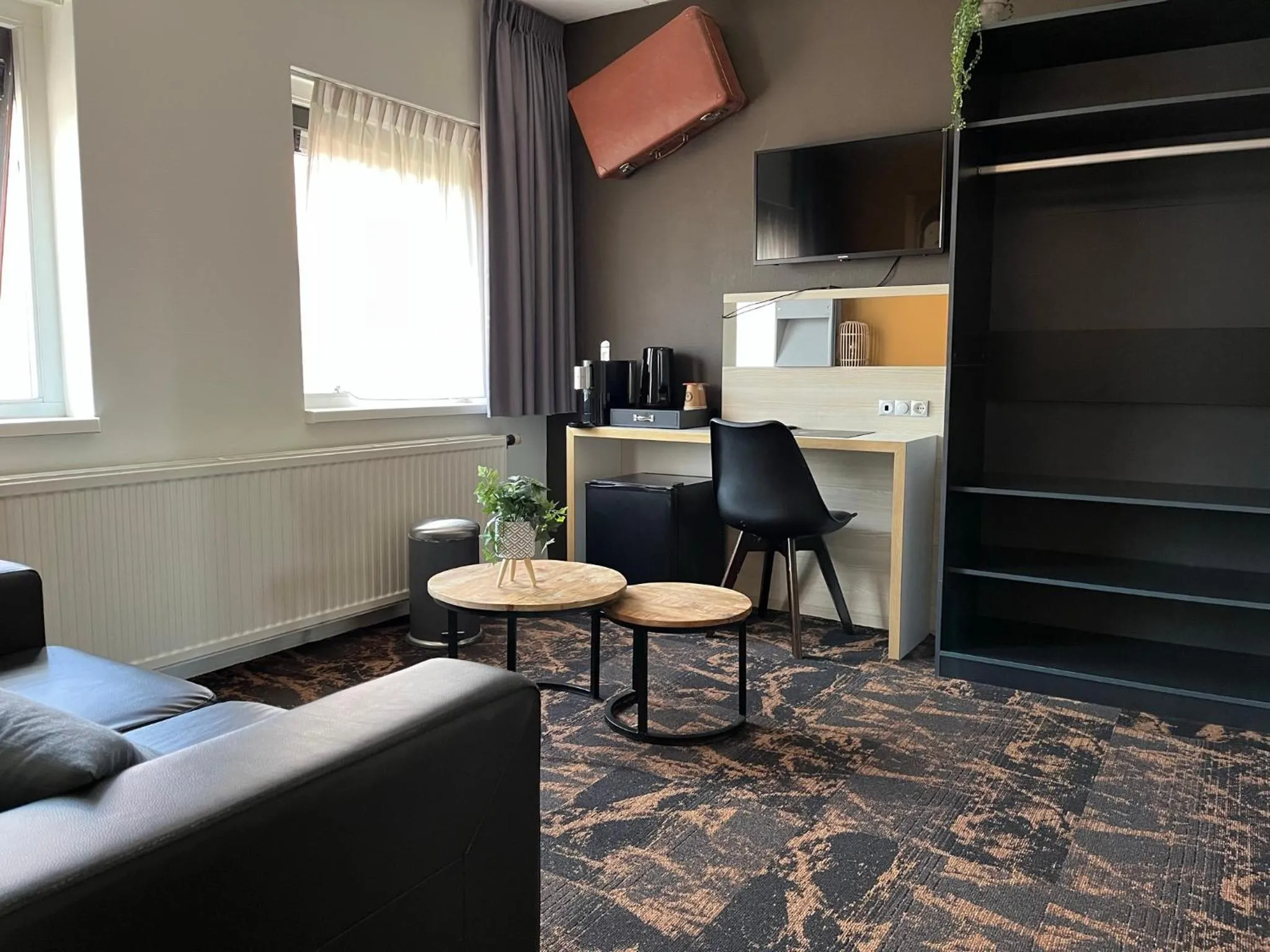 Hotel The Happy Traveler