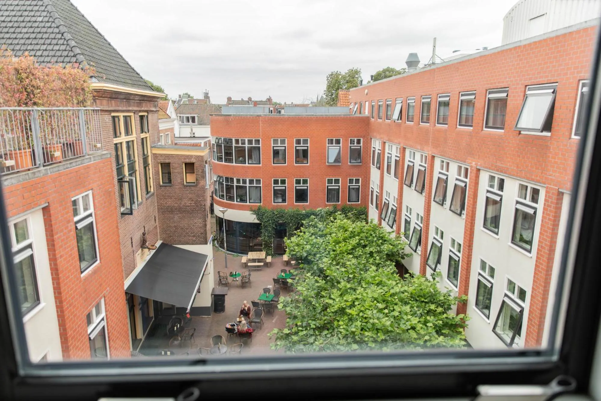 Shower in Hotel The Happy Traveler