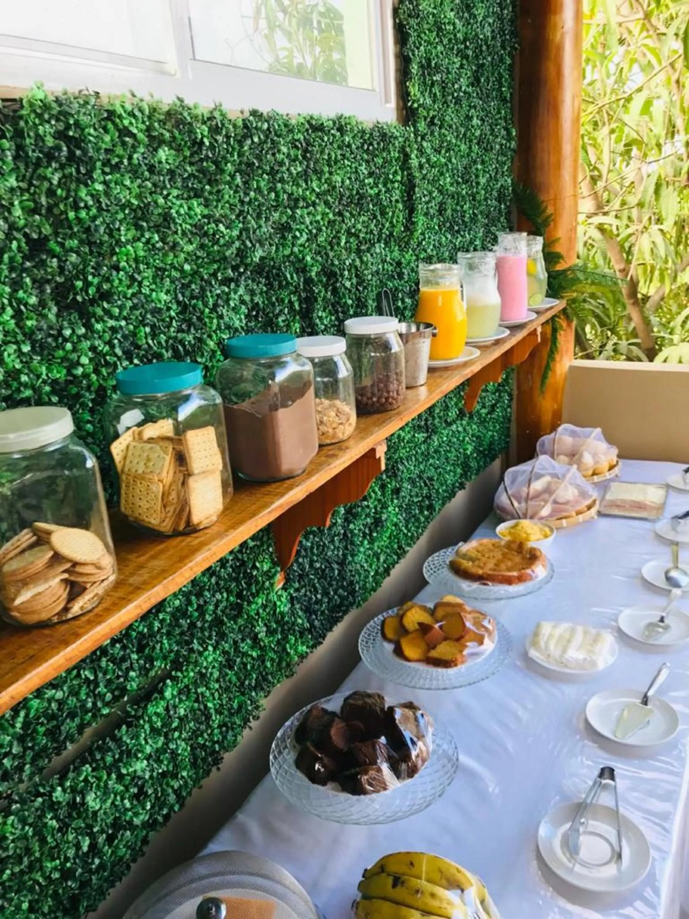 Buffet breakfast in Uru Pousada