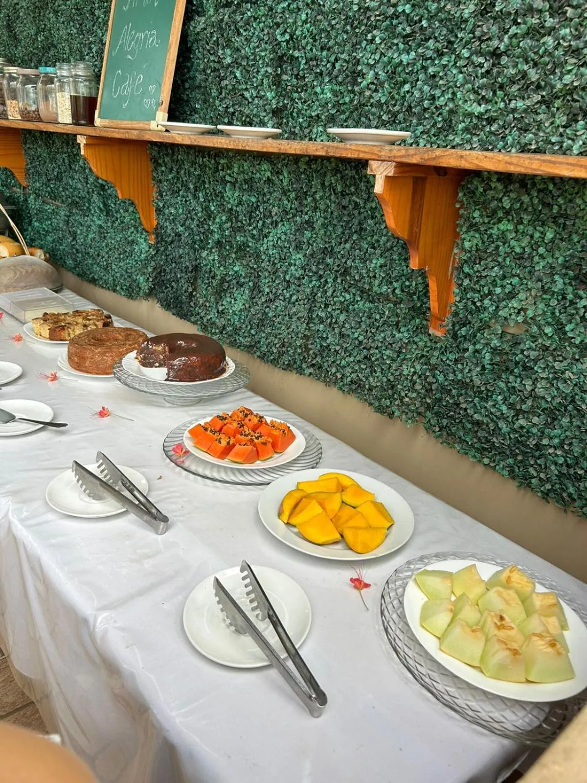 Breakfast in Uru Pousada