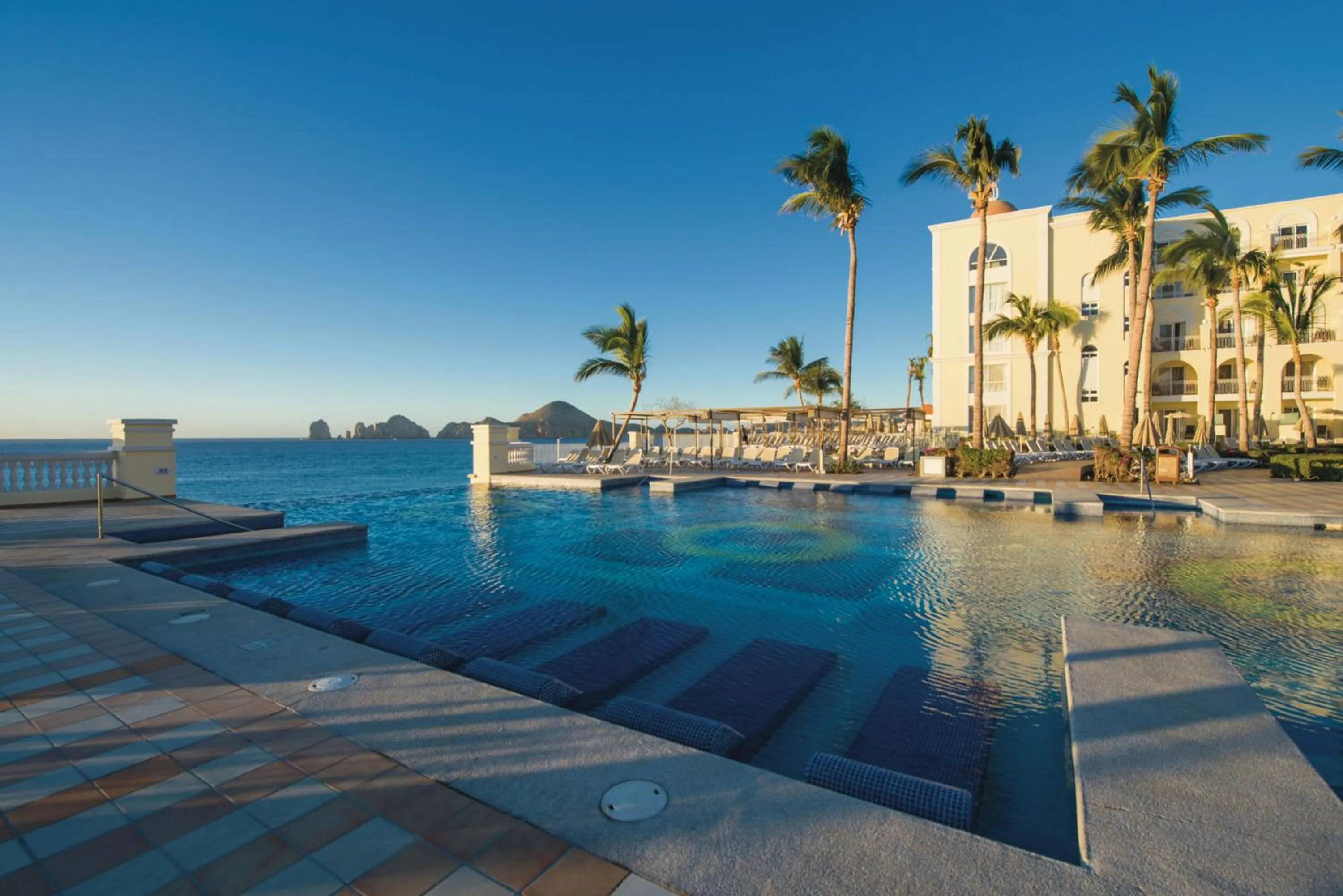 Swimming pool in Riu Palace Cabo San Lucas - All Inclusive
