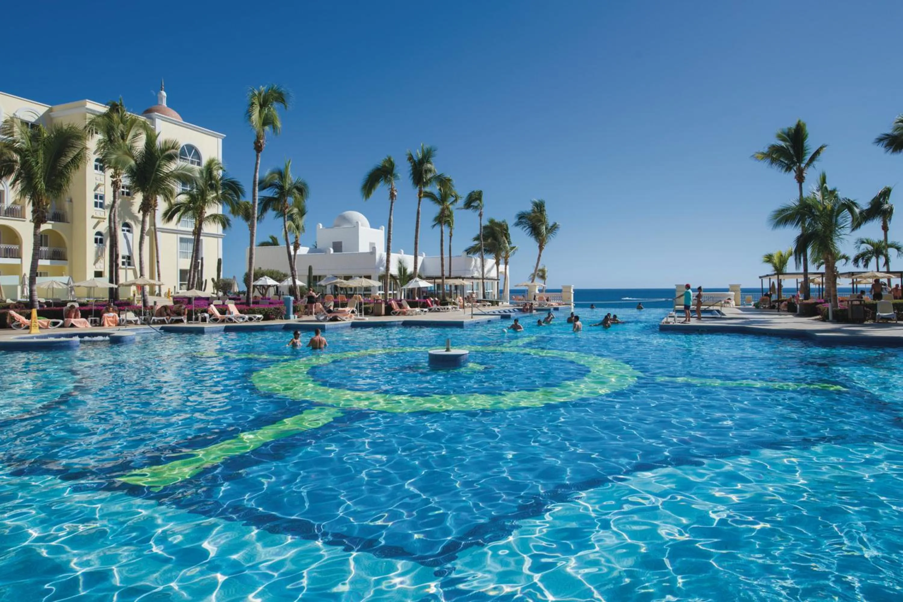 Swimming pool in Riu Palace Cabo San Lucas - All Inclusive