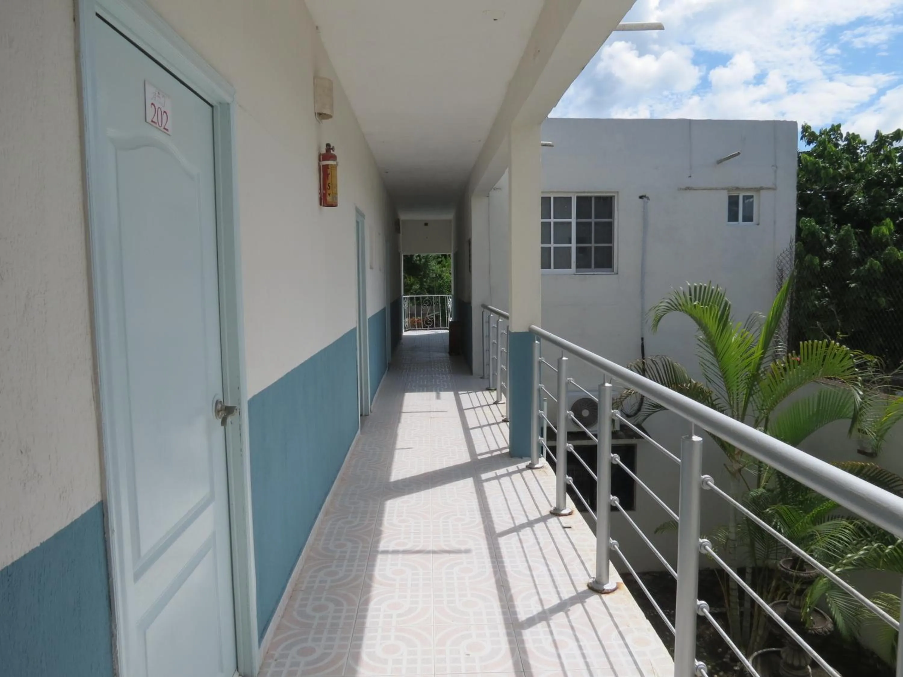 Property building in Hotel Albri by Rotamundos