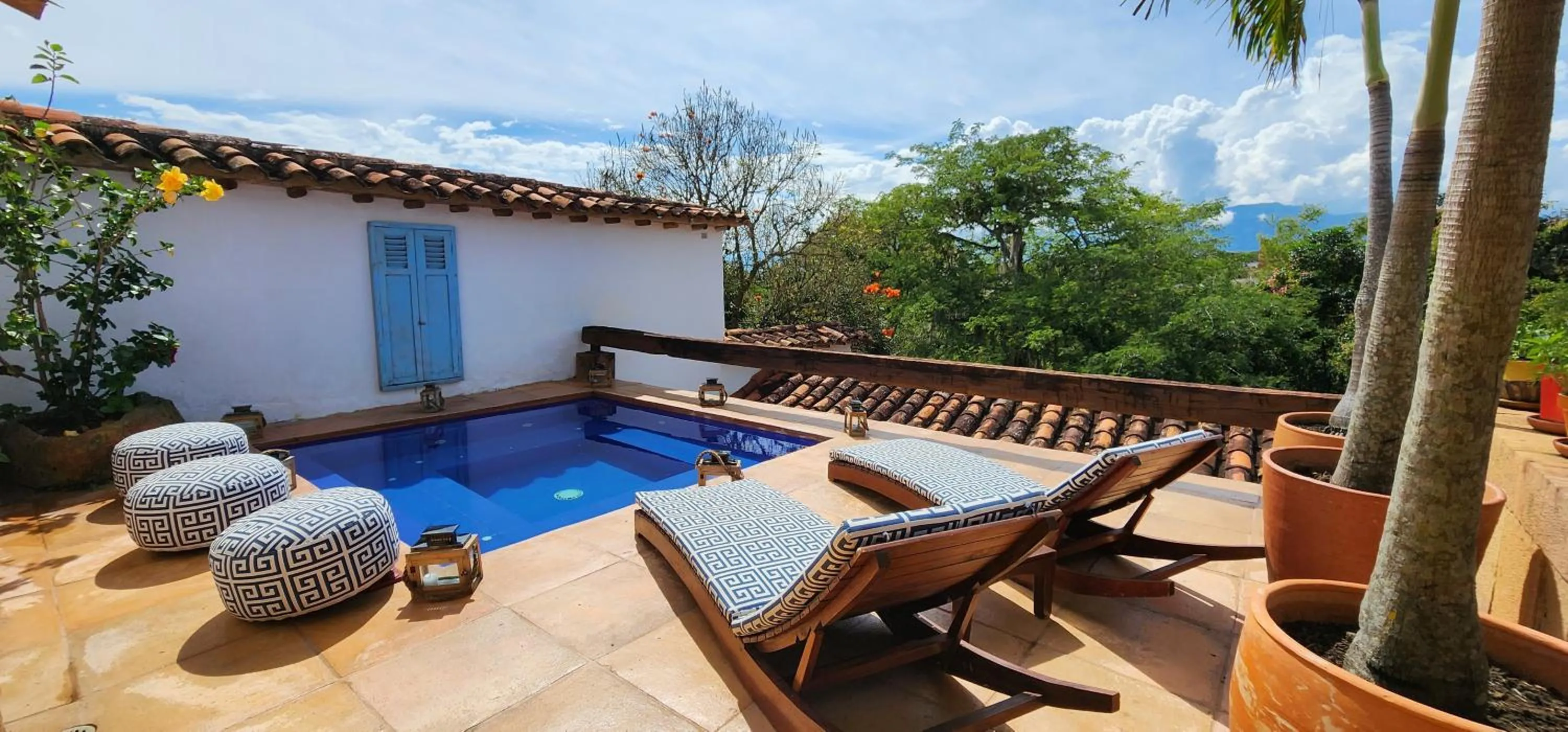 Swimming pool in Casa Yahri