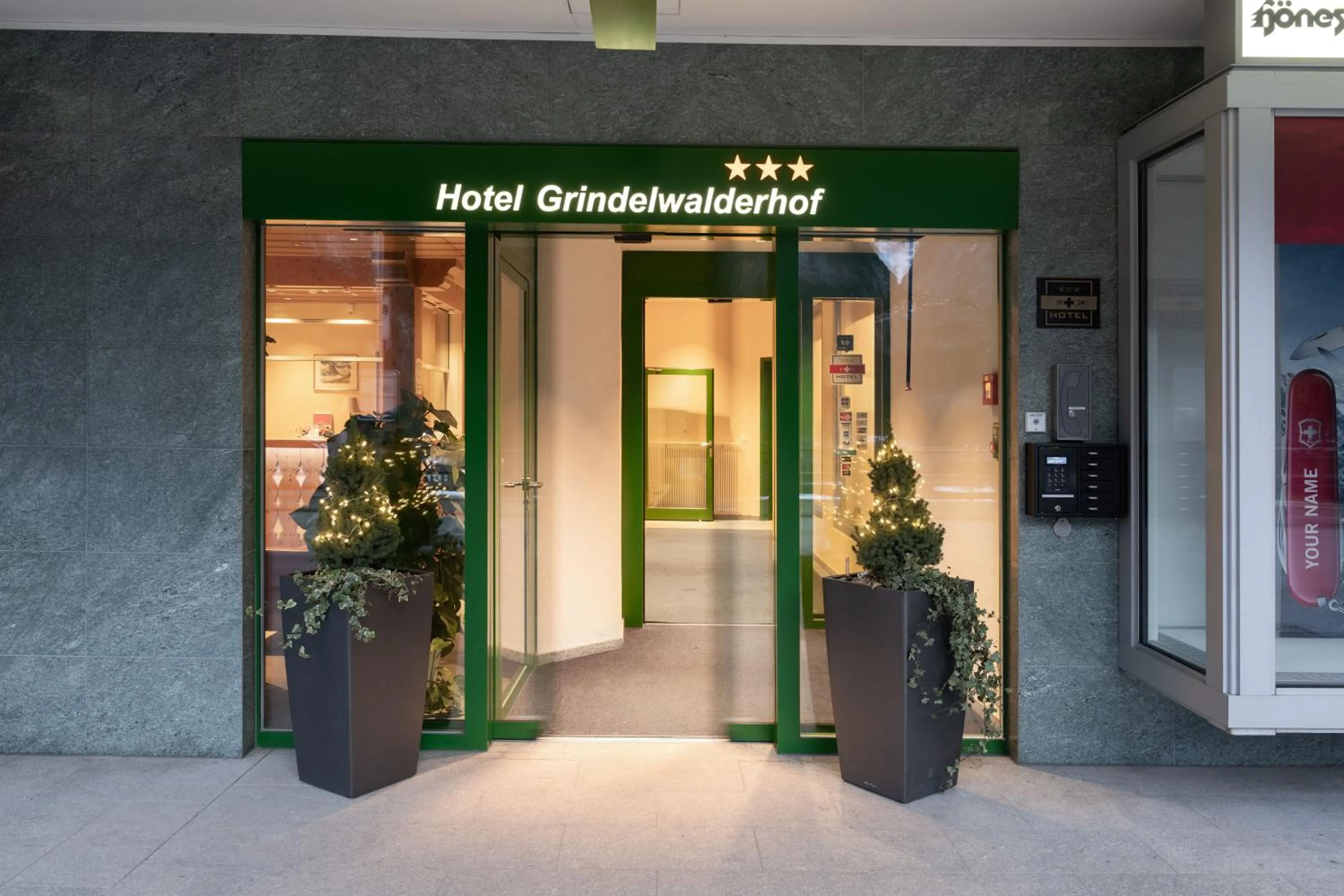 Facade/entrance in Hotel Grindelwalderhof