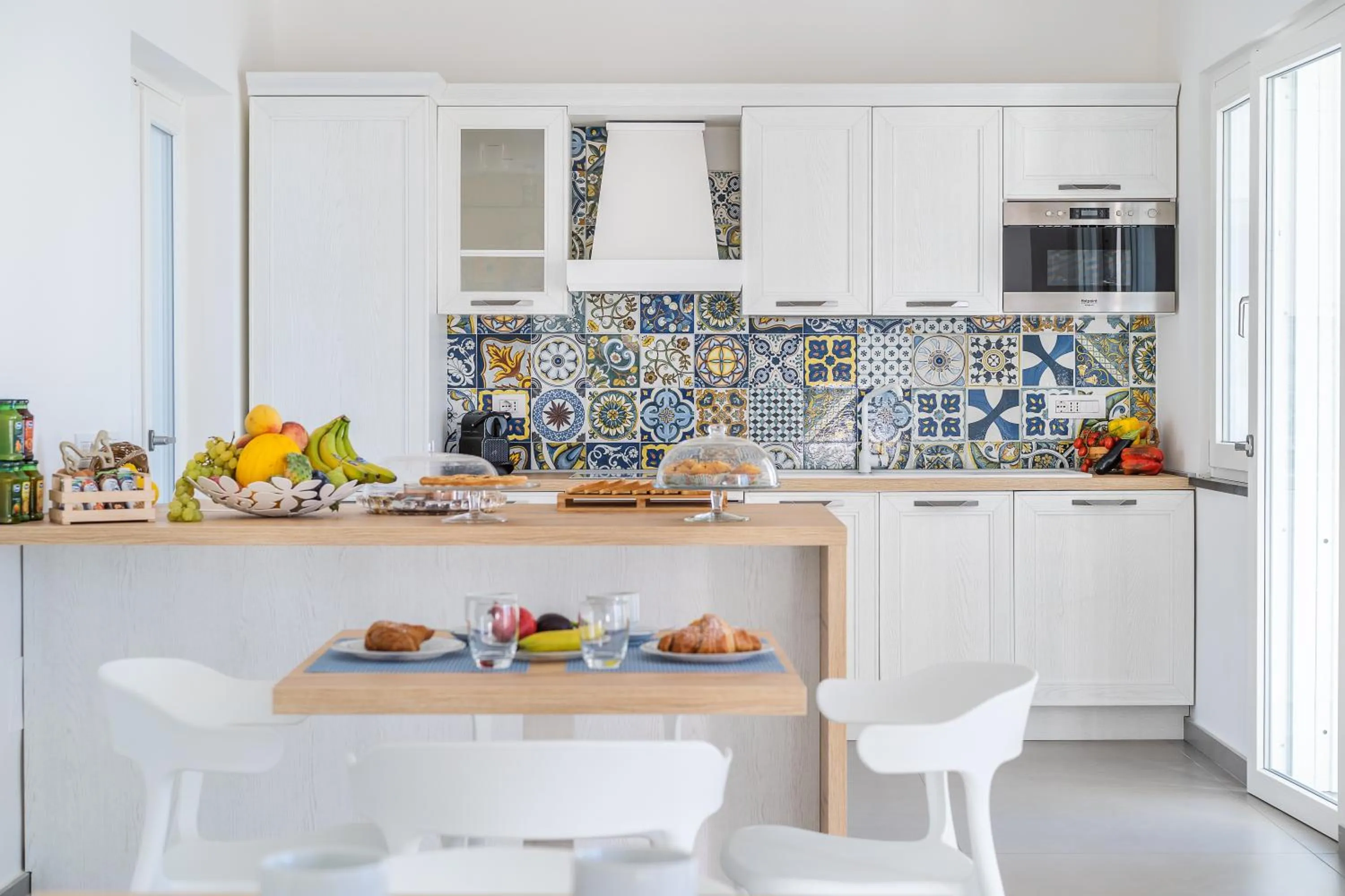 Communal kitchen in Villa Ariele