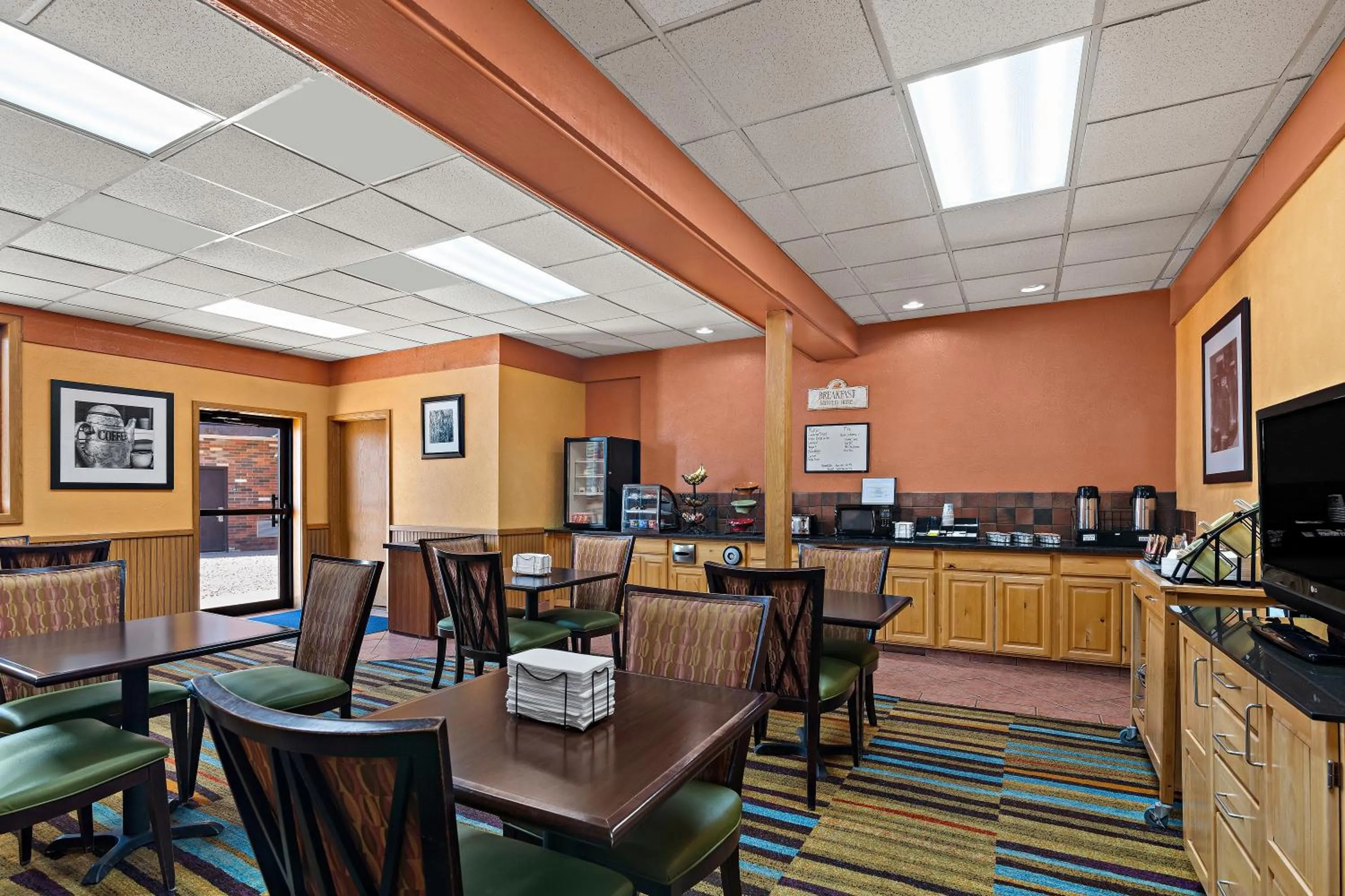 Breakfast in Rodeway Inn McPherson East