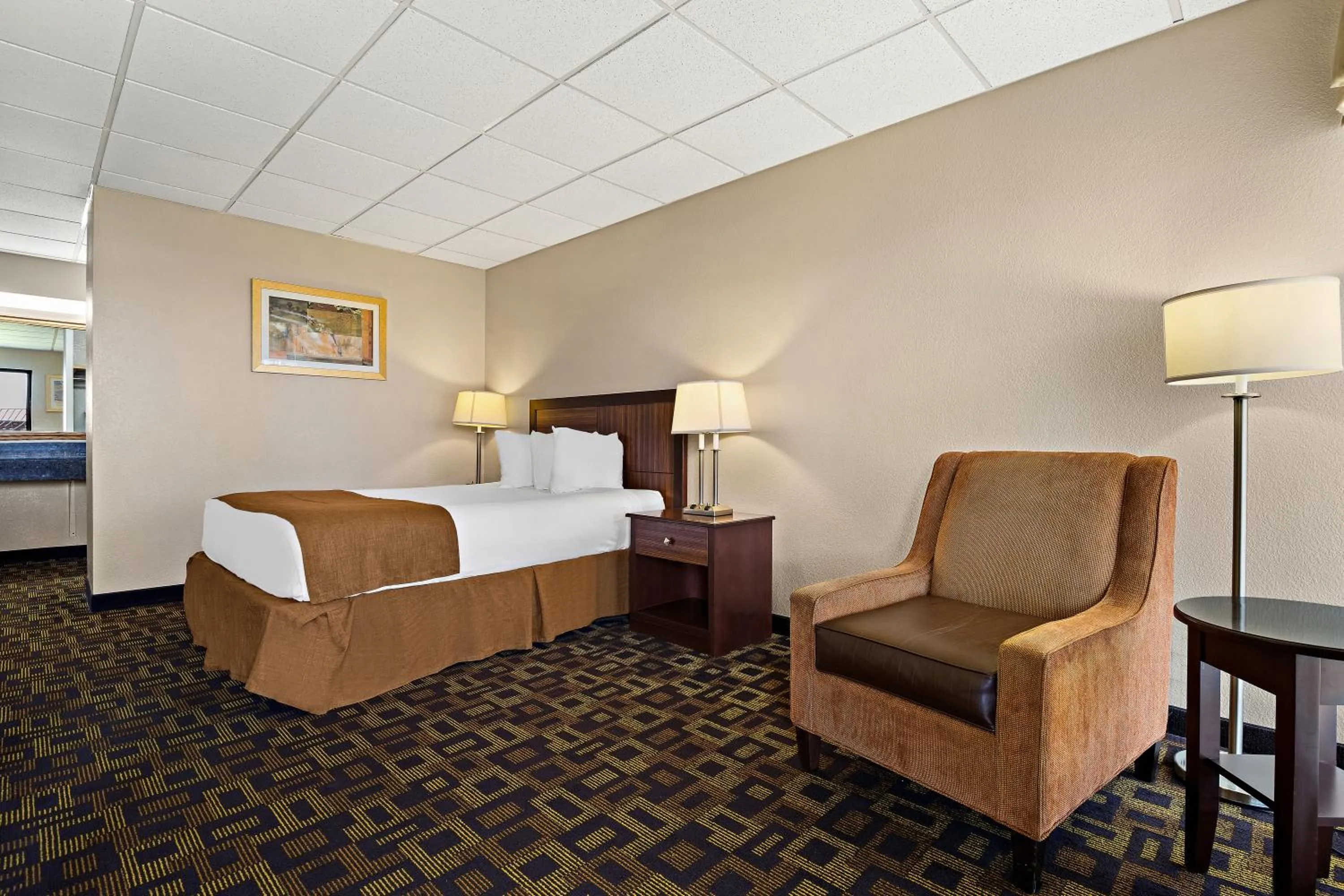 Bed in Rodeway Inn McPherson East