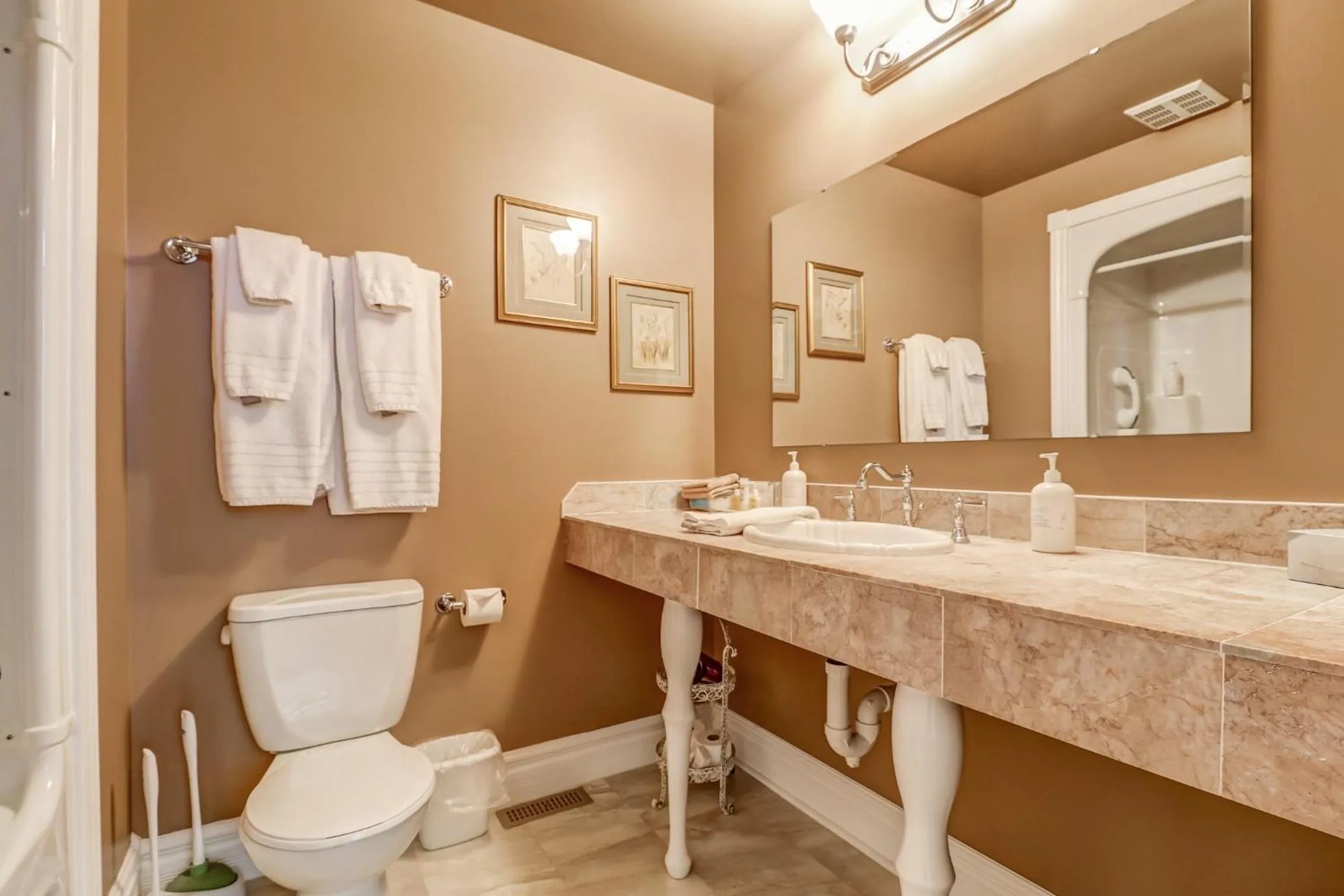 School House Bed and Breakfast C.1859