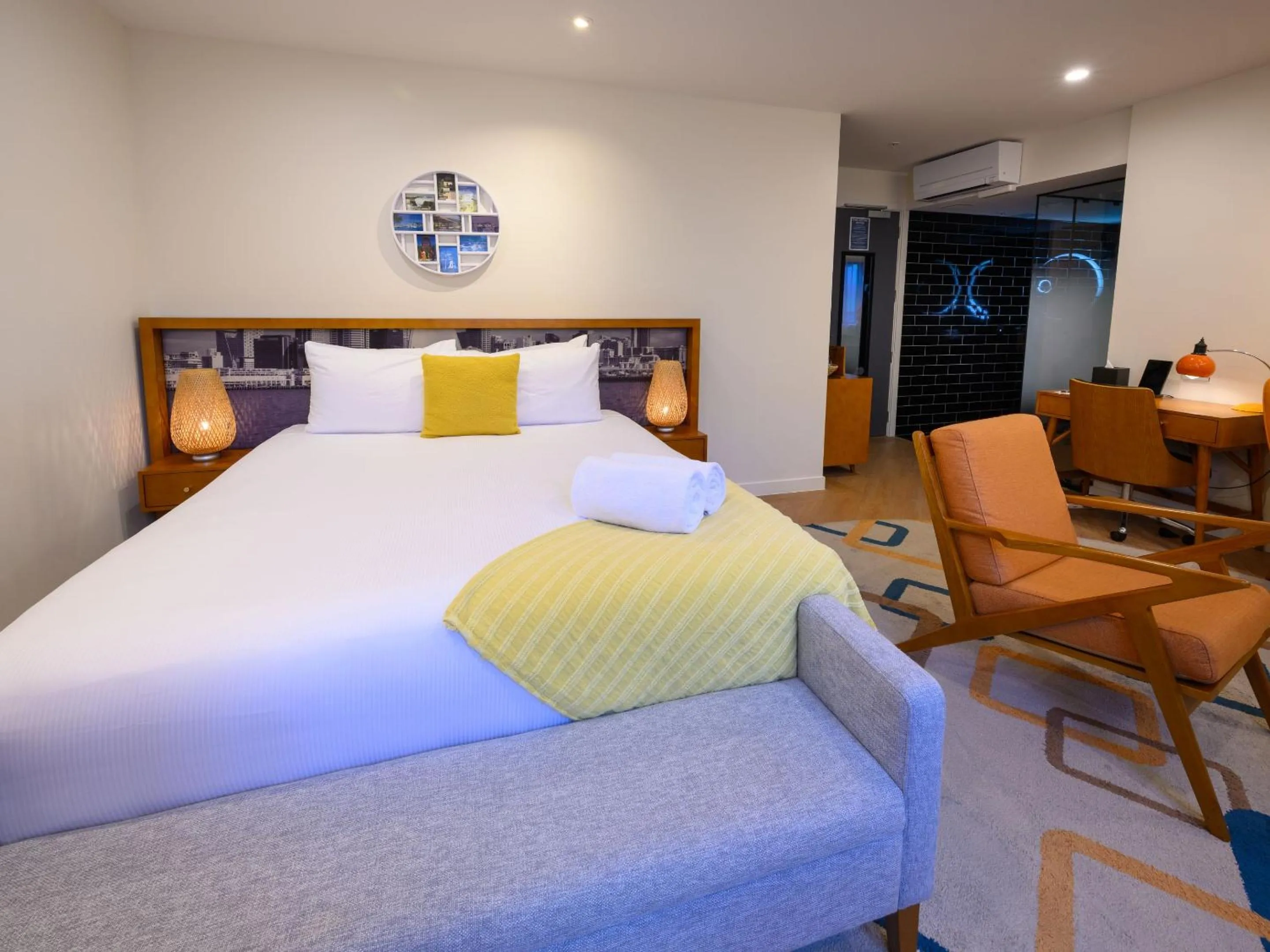 Bed in Ohtel Auckland