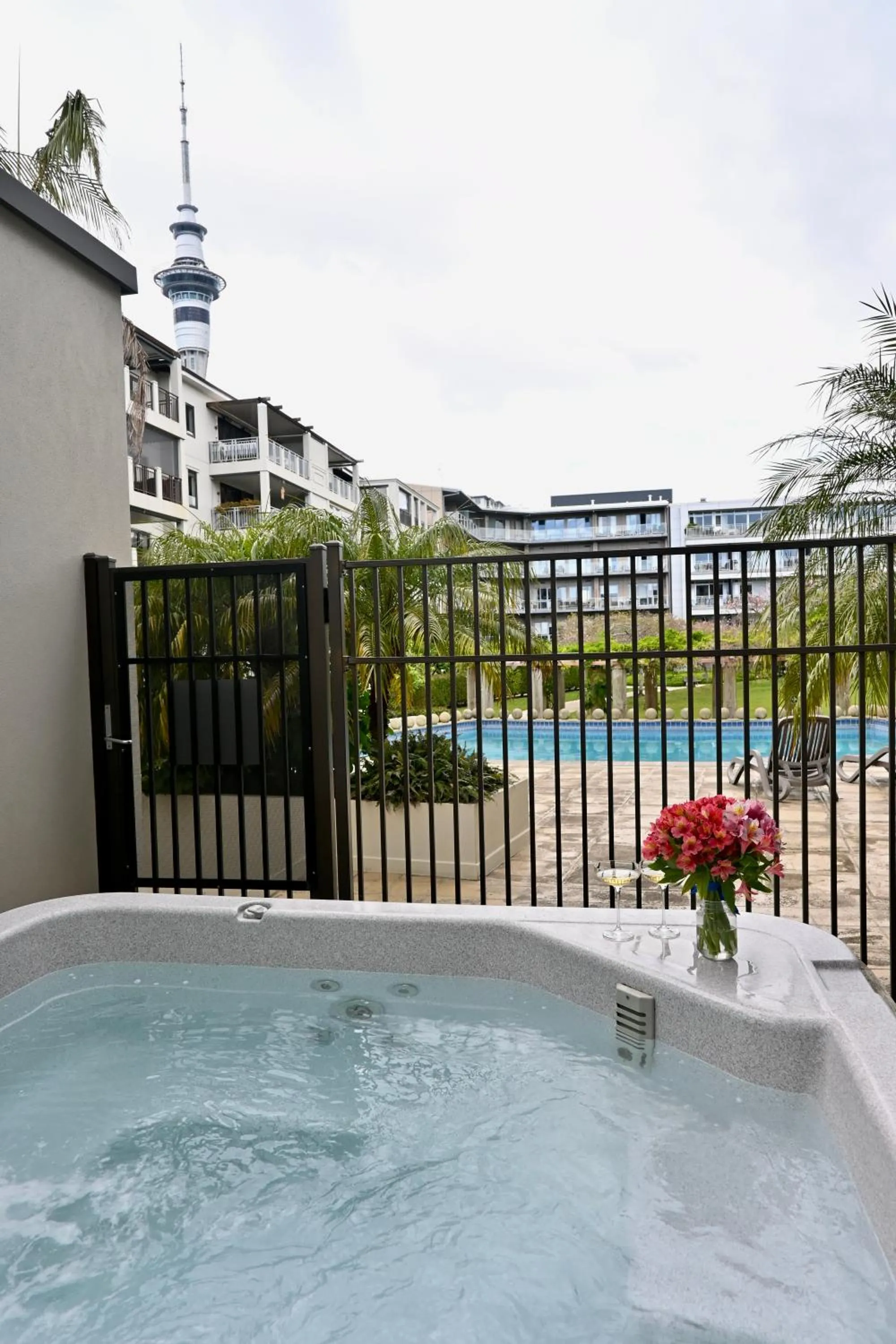 Hot Tub in Ohtel Auckland