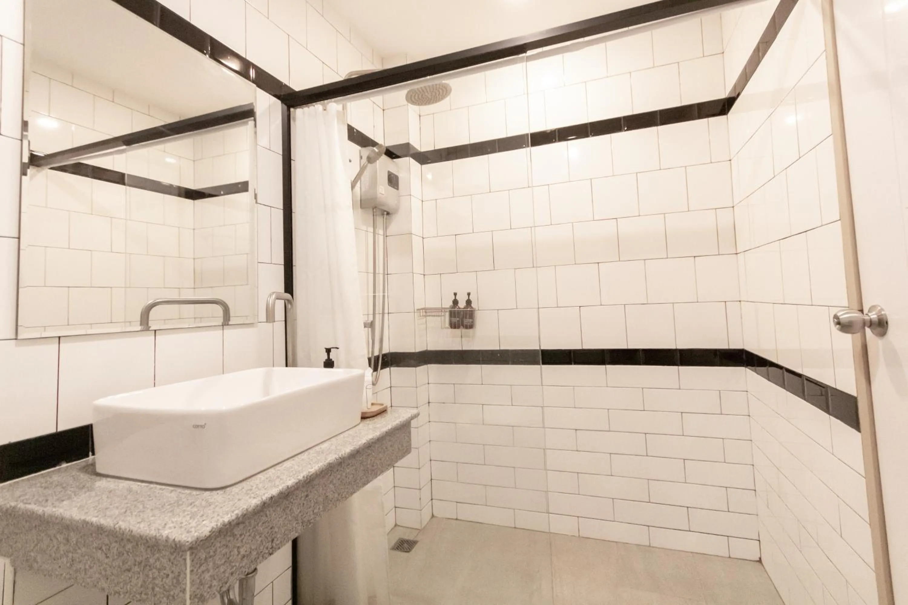 Bathroom in Ananzitra Hotel