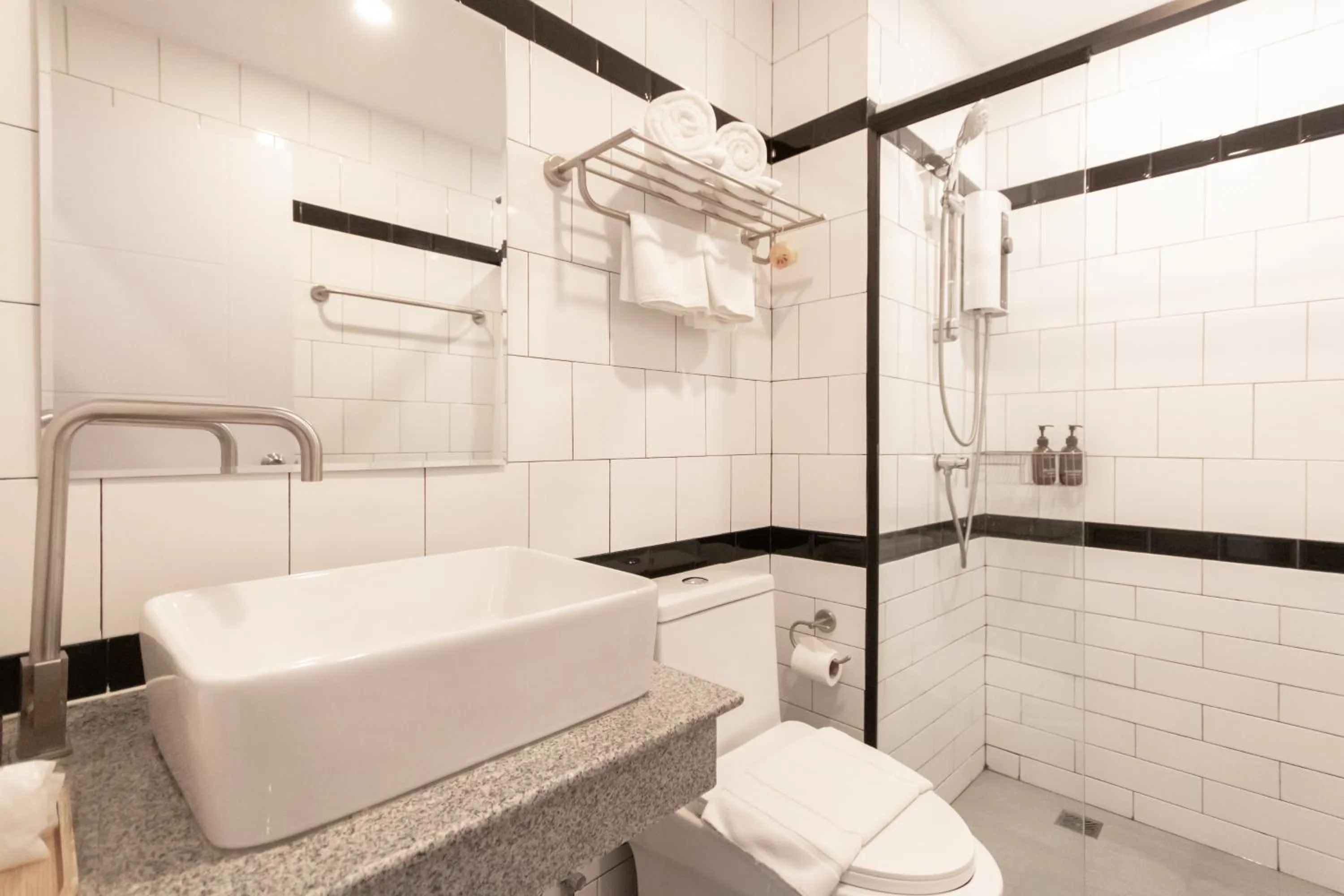 Bathroom in Ananzitra Hotel