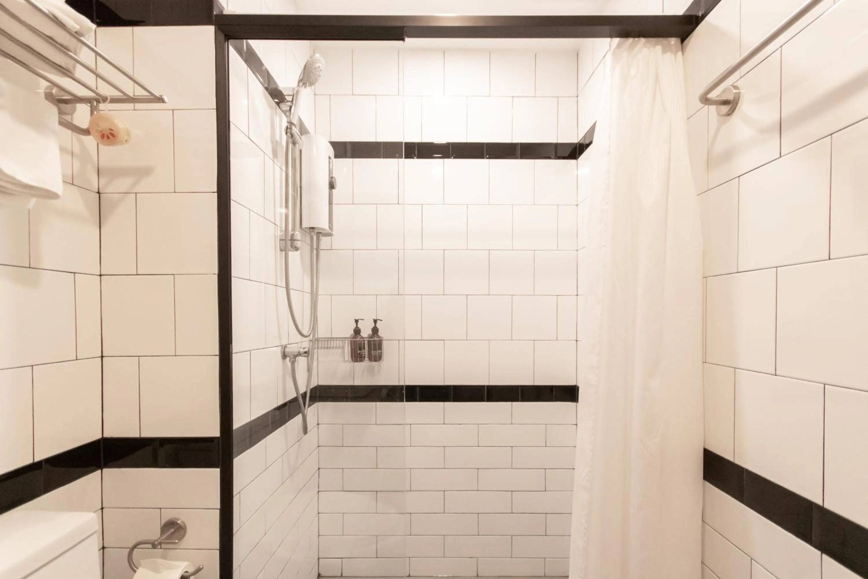 Bathroom in Ananzitra Hotel