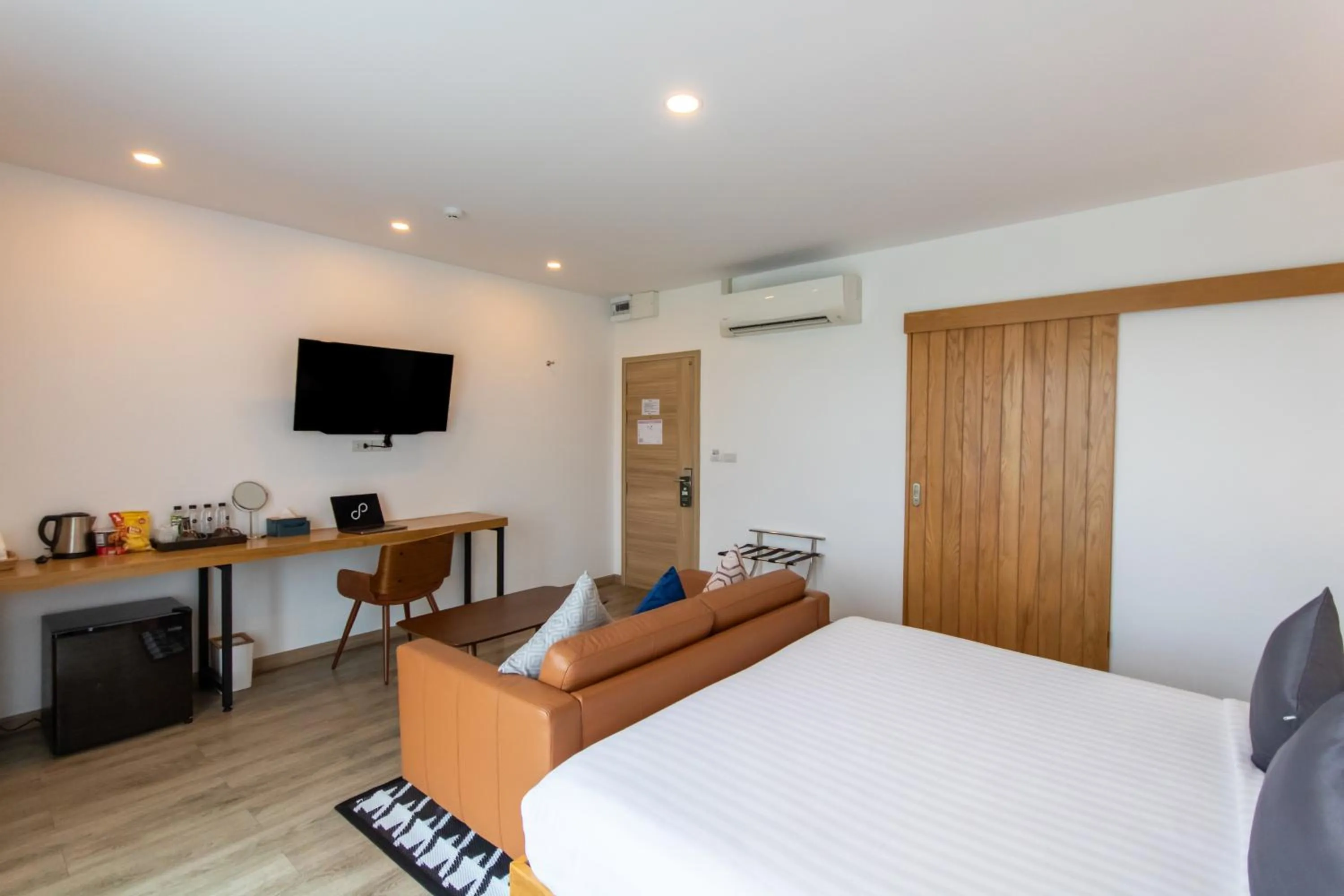 Communal lounge/ TV room, Bed in Ananzitra Hotel