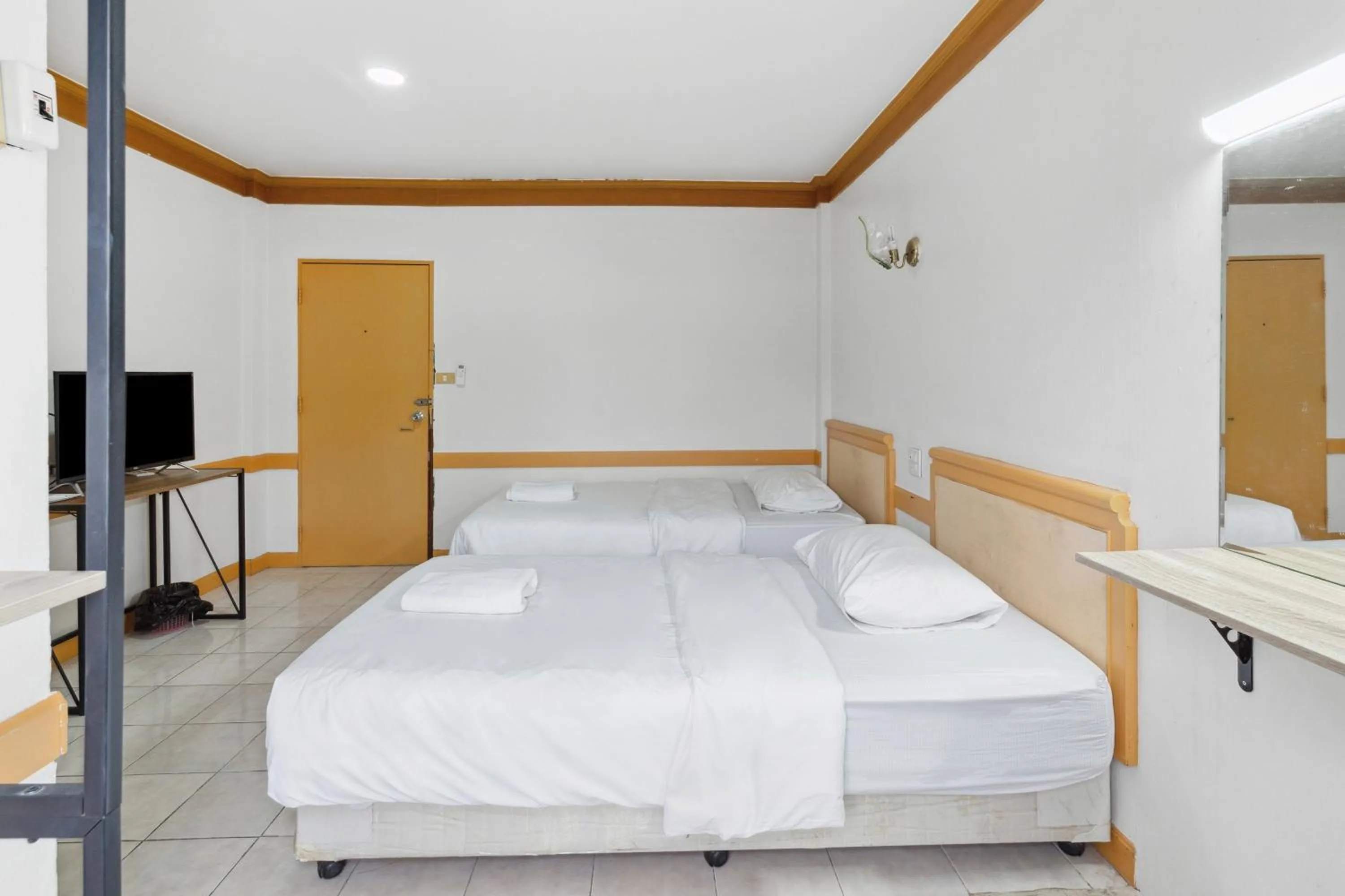 TV and multimedia, Bed in Phu Inn Hotel