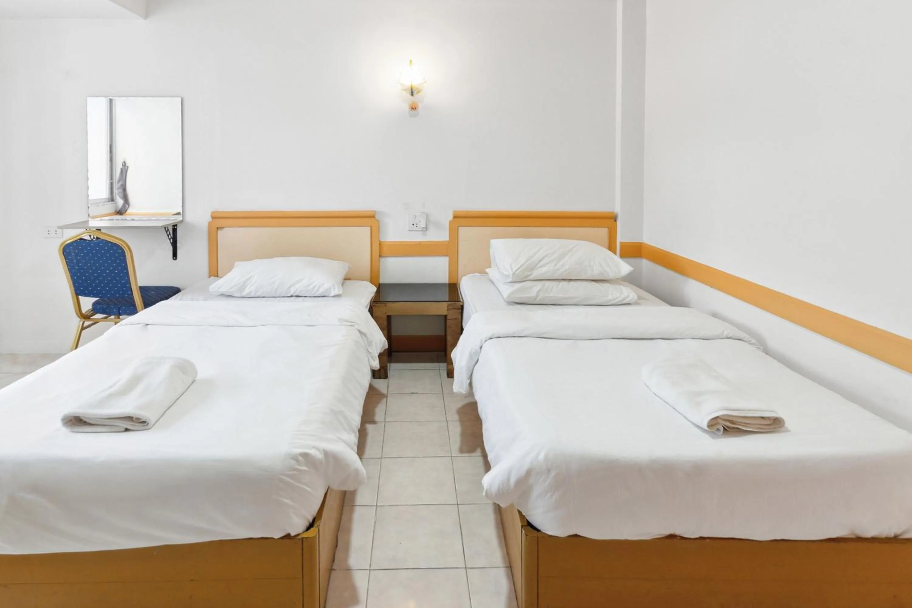 Bedroom, Bed in Phu Inn Hotel