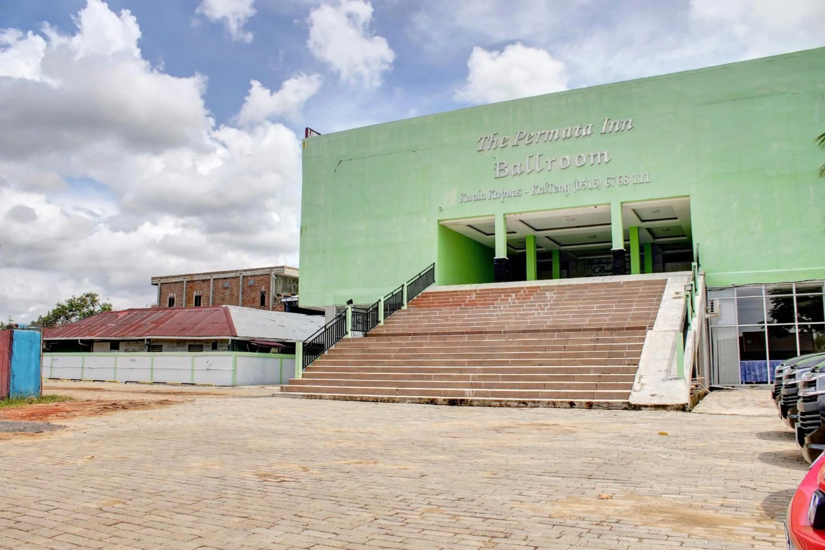 Facade/entrance in Hotel O Permata Inn