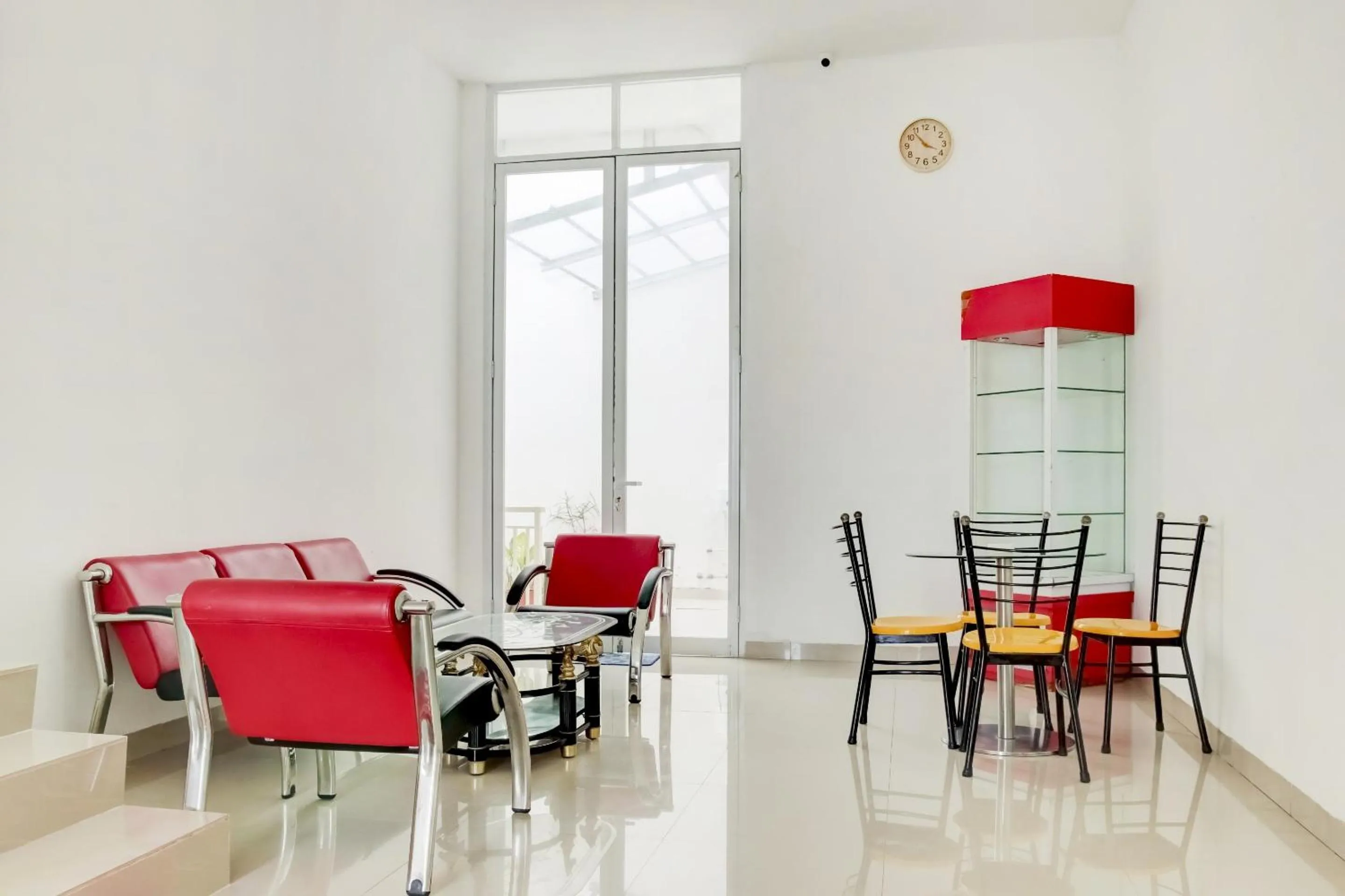 Lobby or reception in Hotel O Panakkukang Near Mall Panakkukang Formerly Golden White House