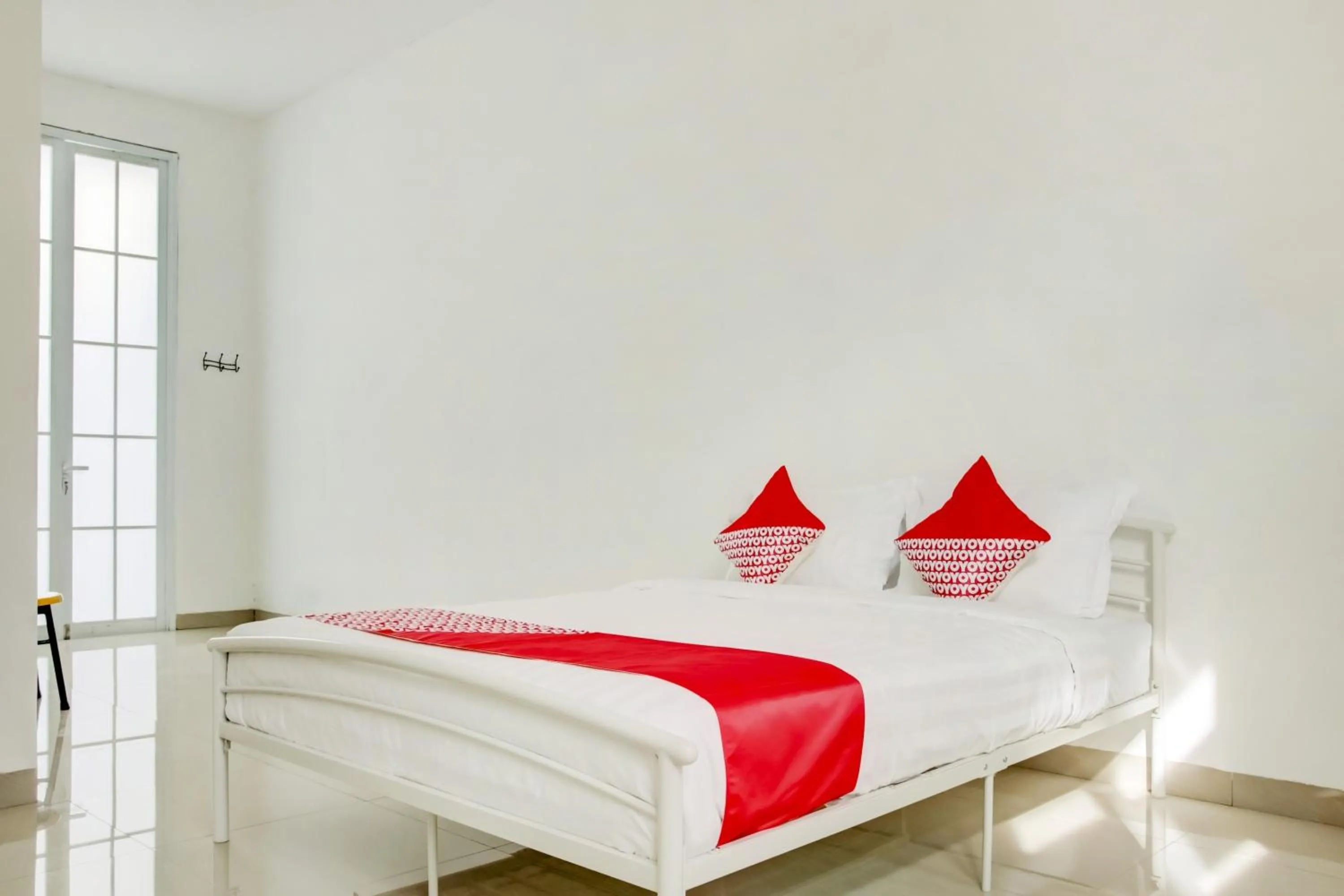 Bedroom in Hotel O Panakkukang Near Mall Panakkukang Formerly Golden White House