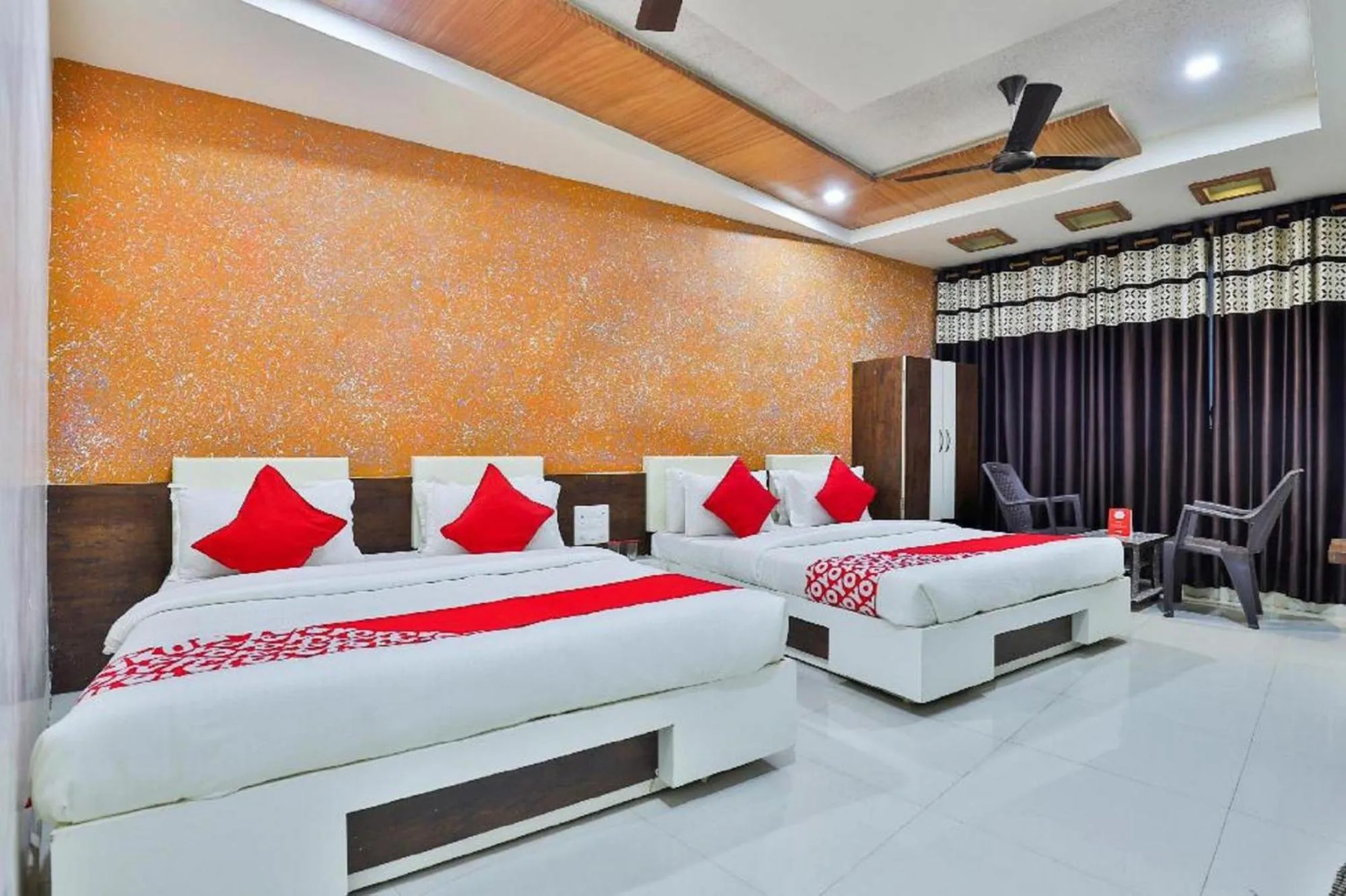 Bedroom, Bed in Hotel Bansidhar-Somnath