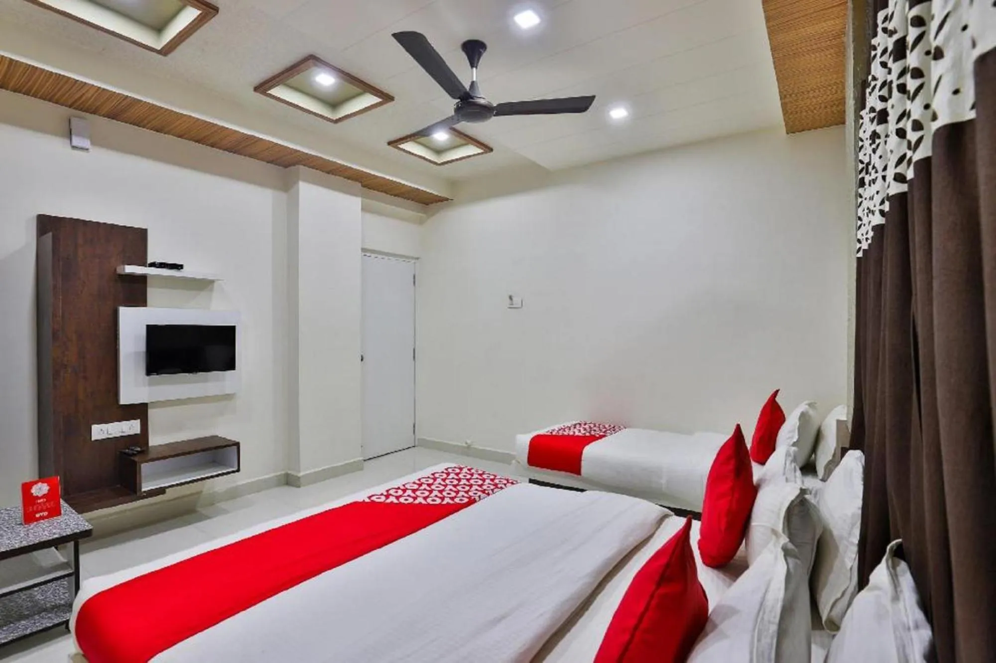 Bed in Hotel Bansidhar-Somnath