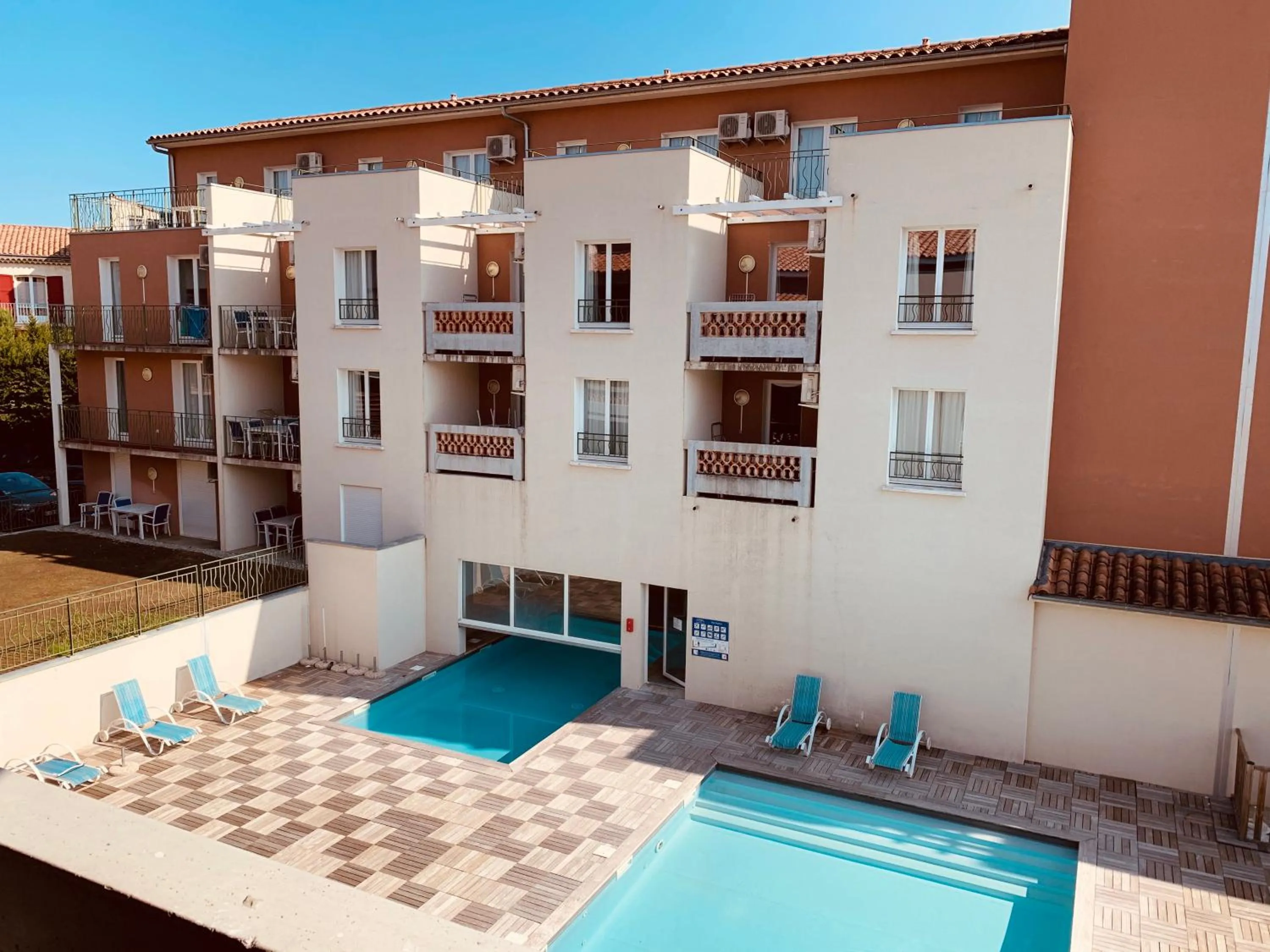 Pool view in Terres de France - Résidence Côté Provence