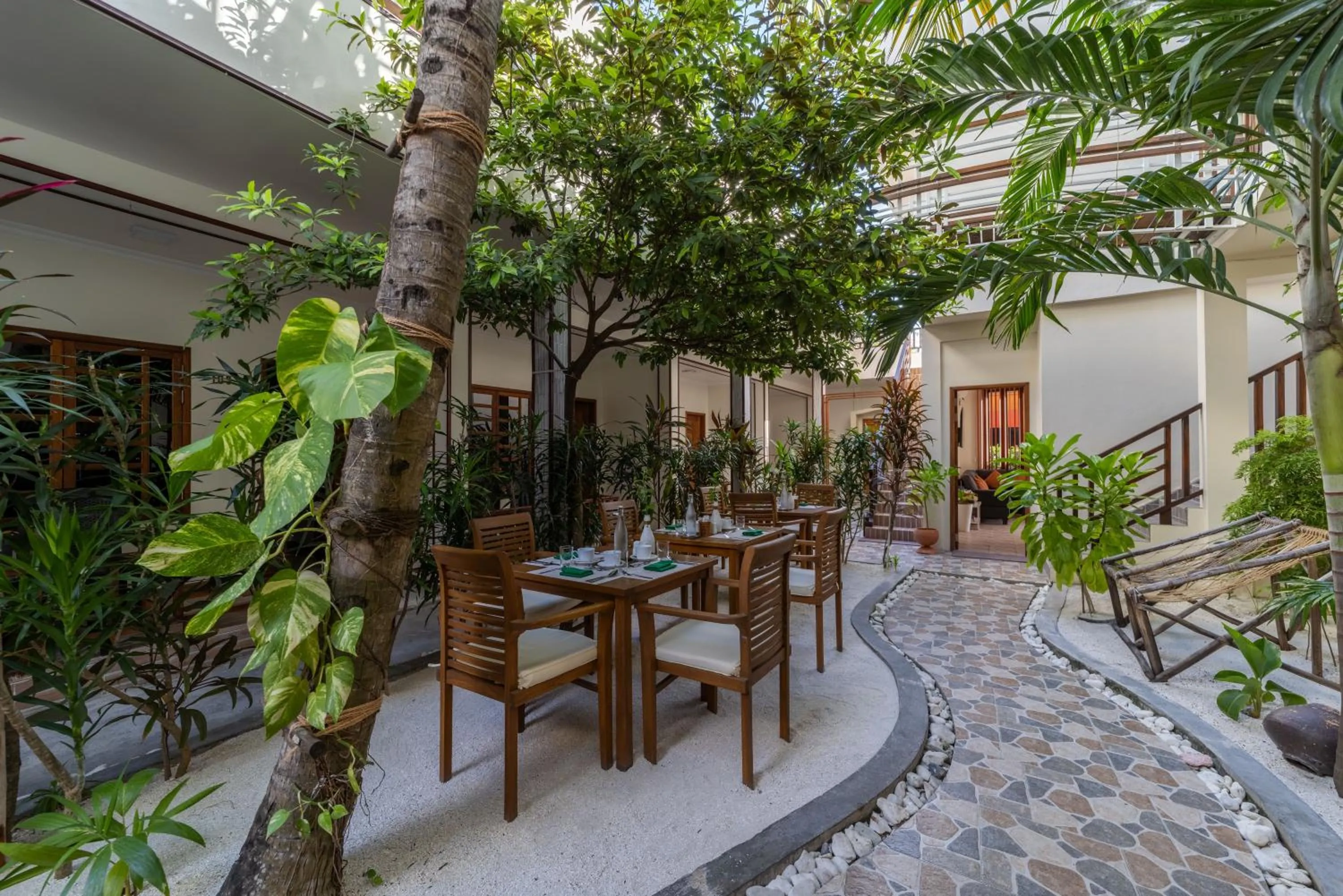 Property building in Kamadhoo Inn