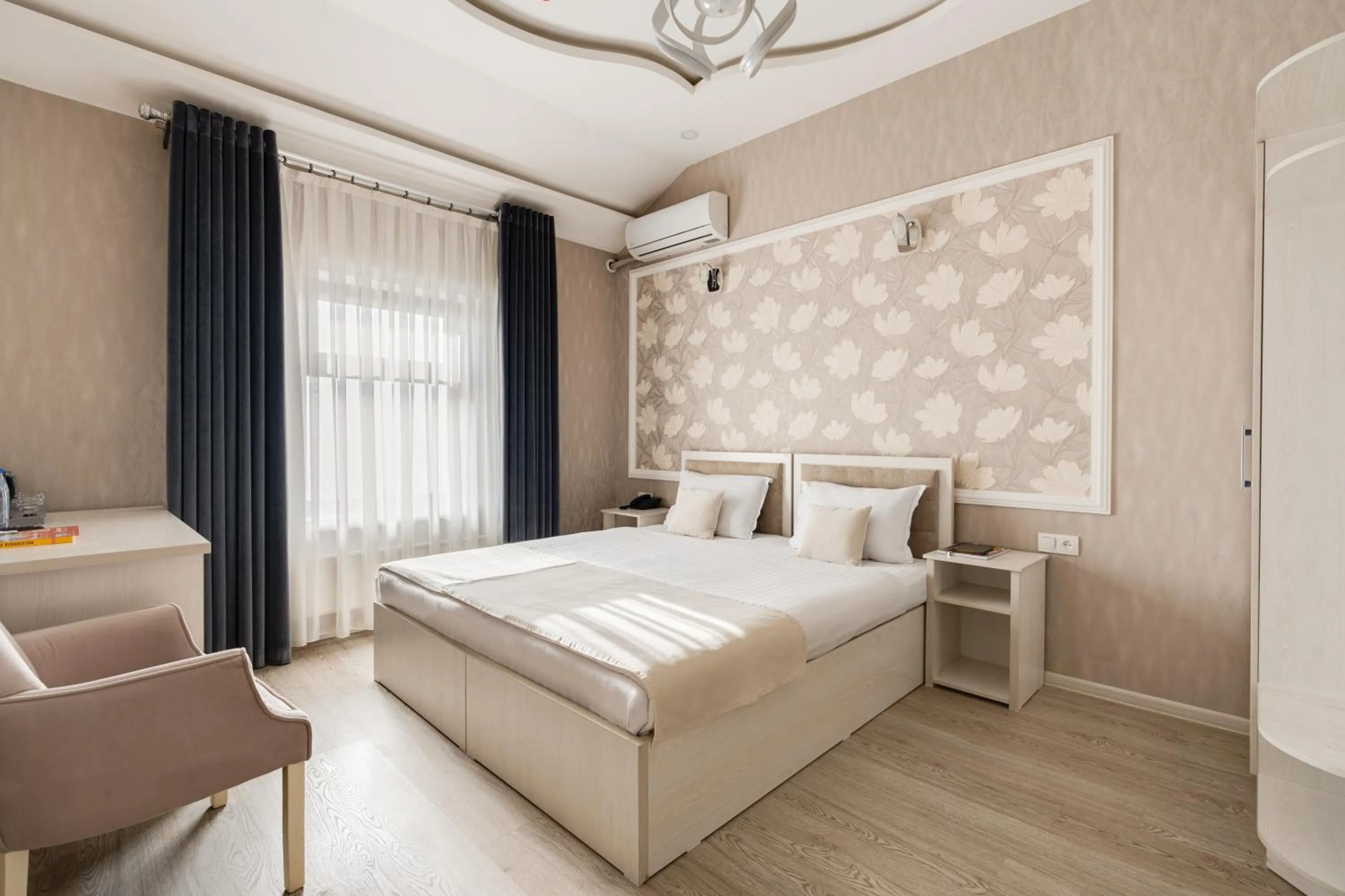 Photo of the whole room, Bed in Shoxjahon Hotel - 600 Mbps Internet