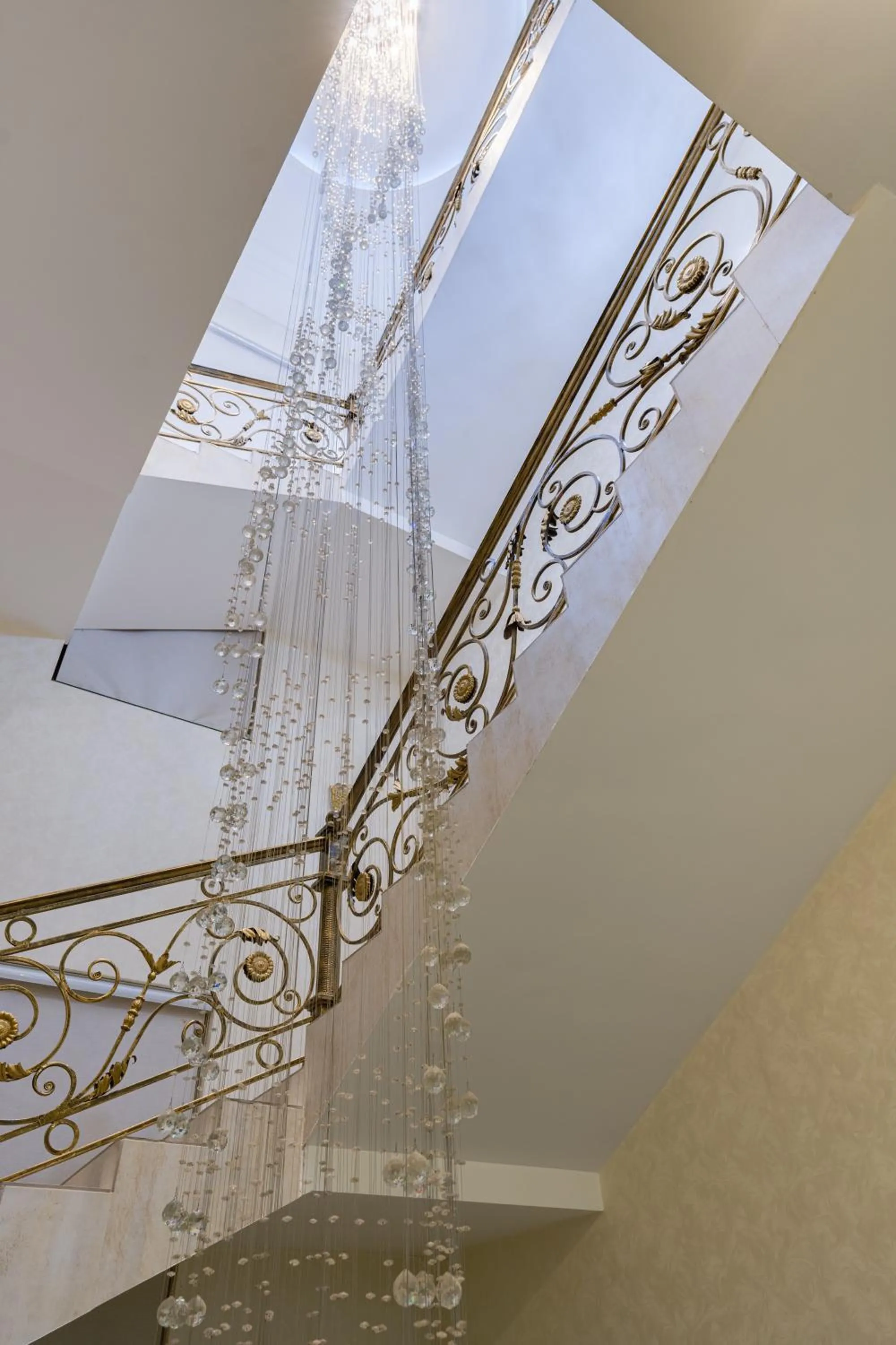 Decorative detail in Shoxjahon Hotel - 600 Mbps Internet