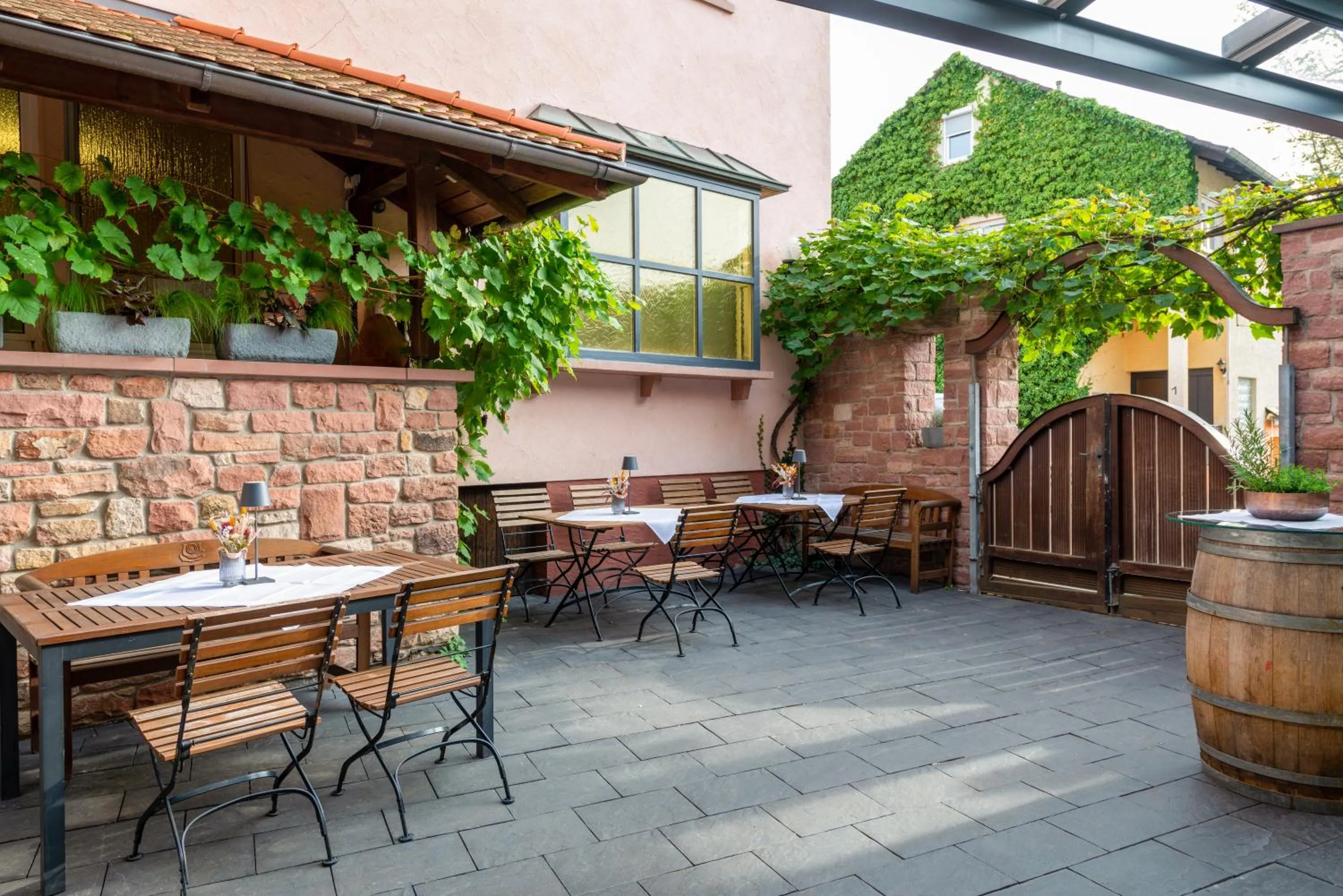 Patio in BEHLs Genusshotel im Brennhaus