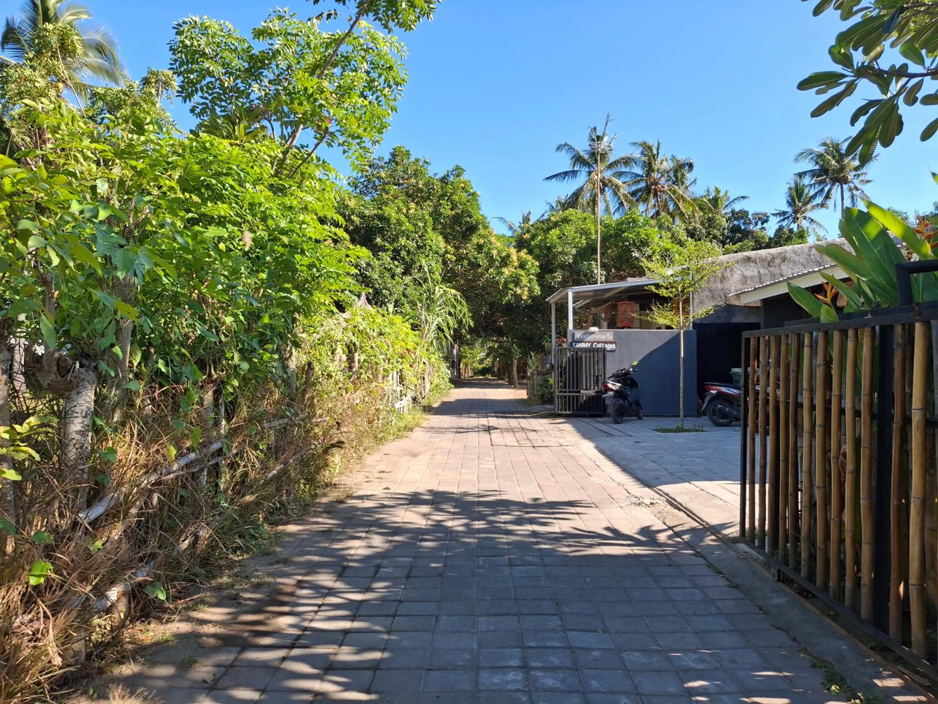 Street view in Sammy Cottage Senggigi
