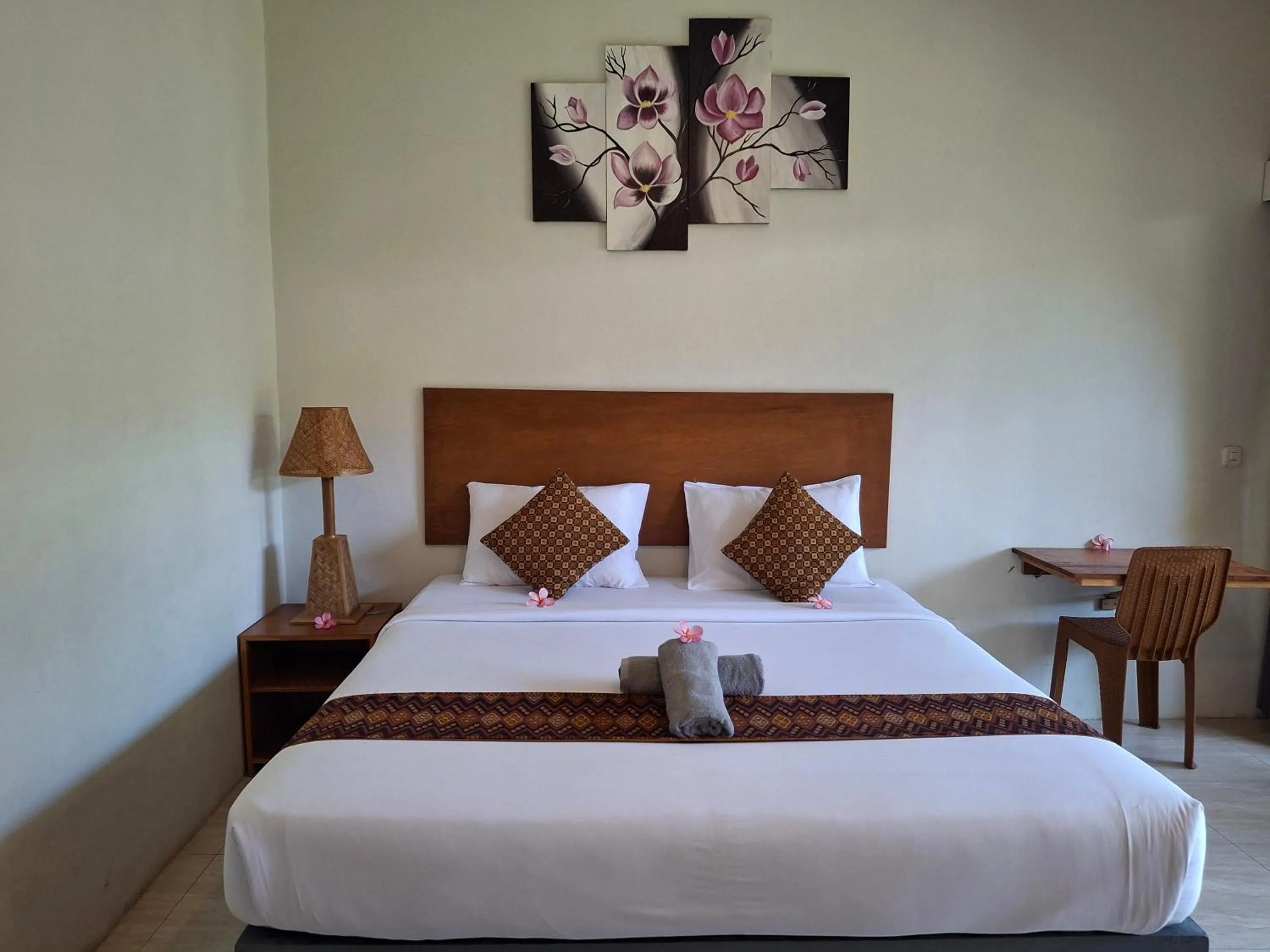 Bed in Sammy Cottage Senggigi