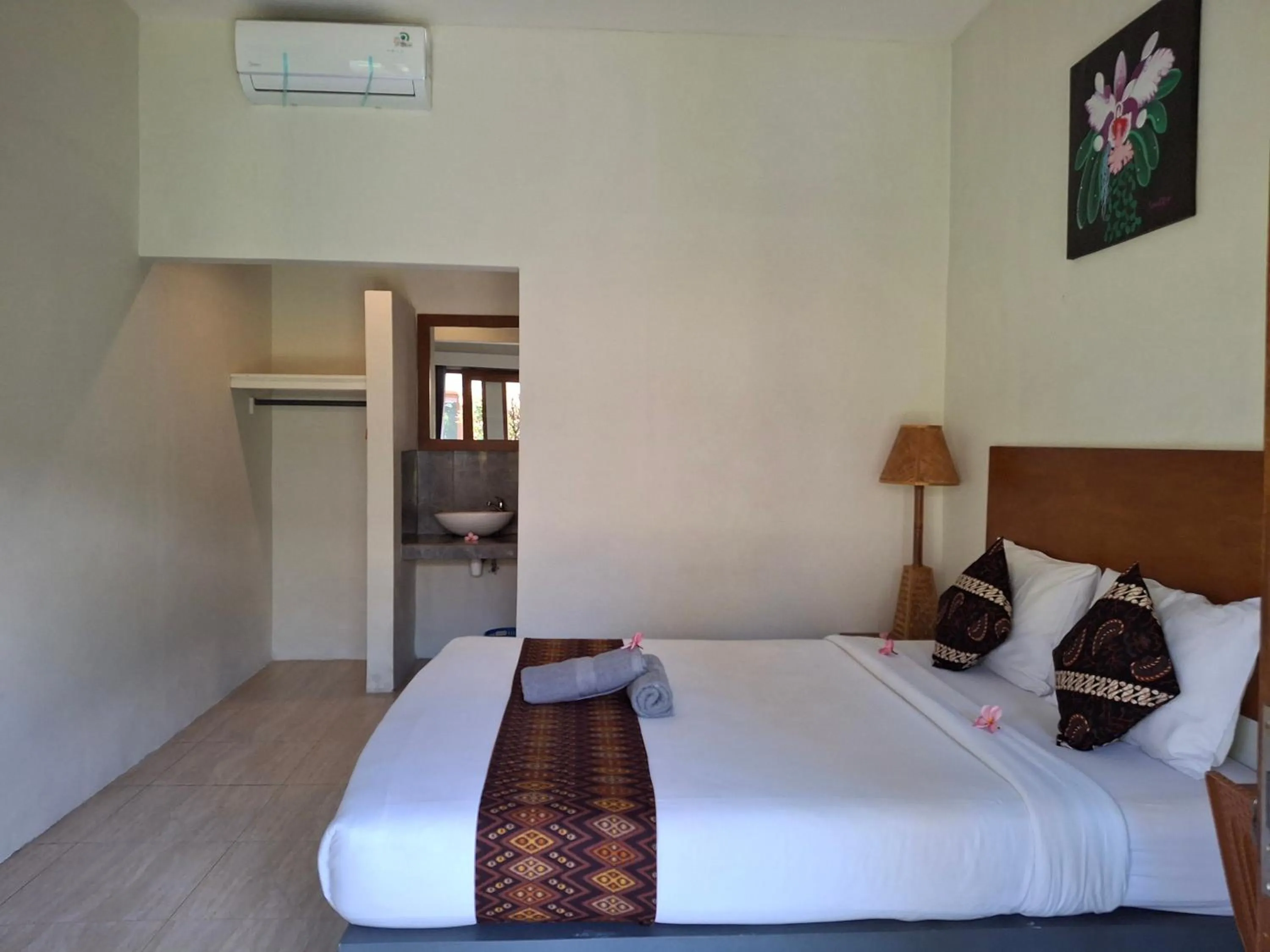 Bed in Sammy Cottage Senggigi