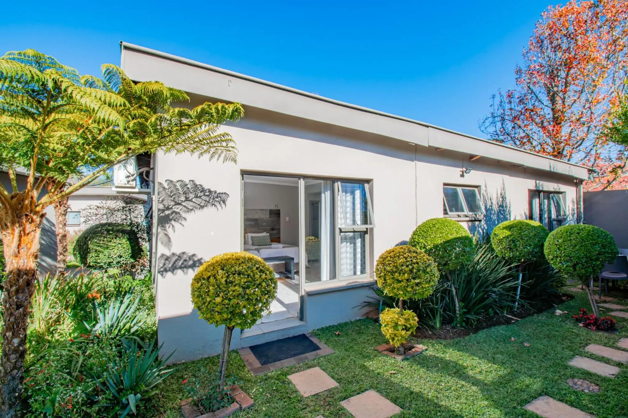 Facade/entrance in Glen Maine Guest House