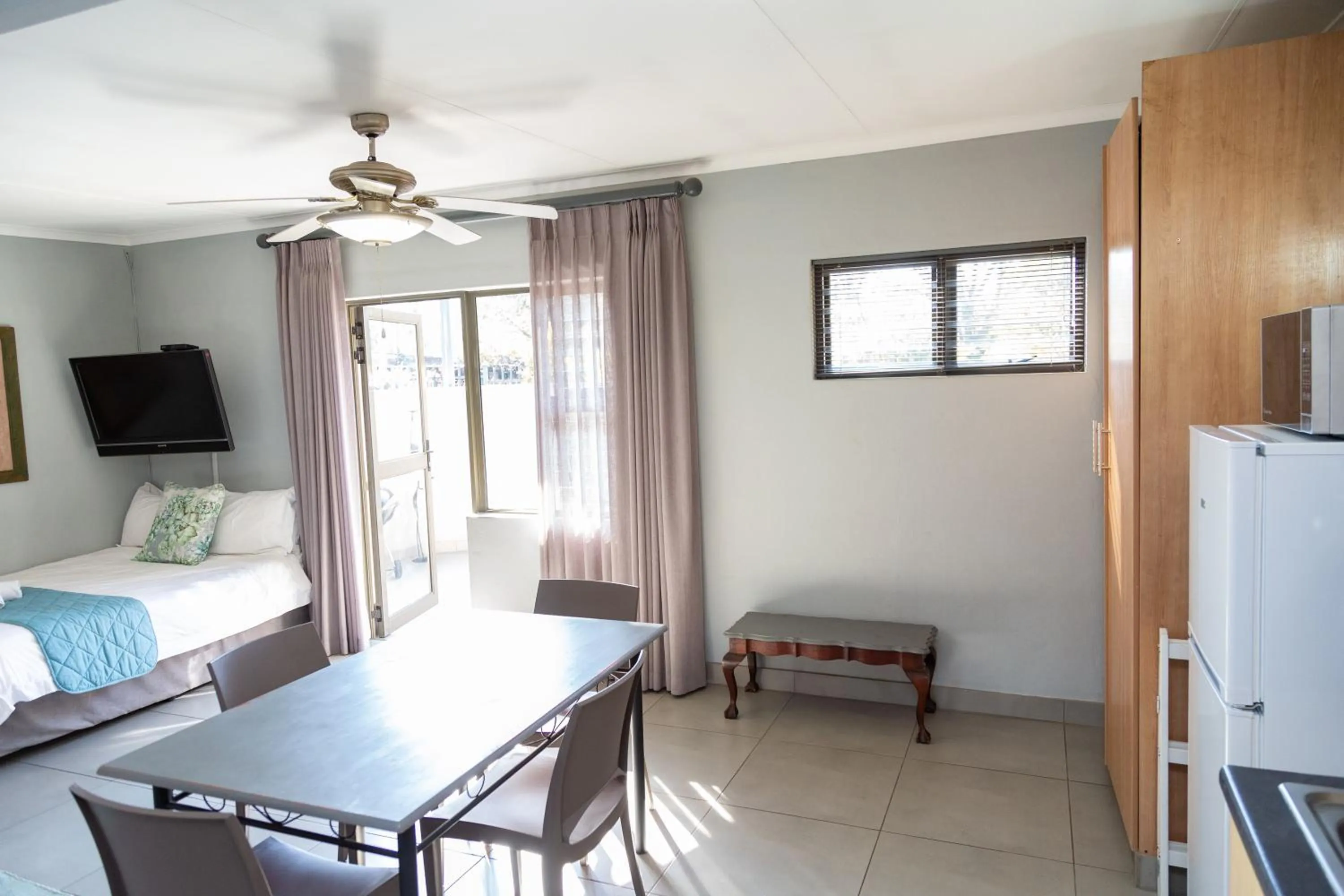 Bed in Glen Maine Guest House