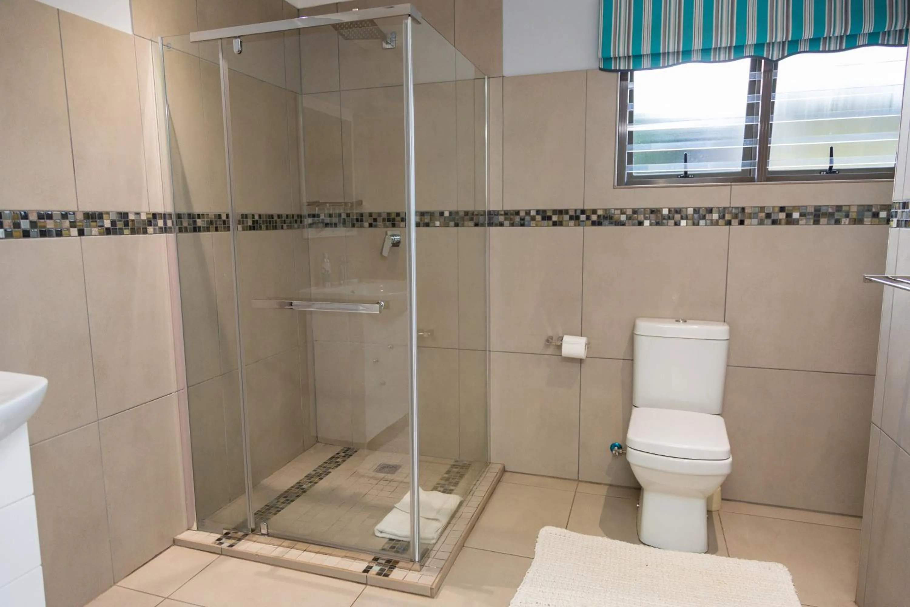 Bathroom in Glen Maine Guest House