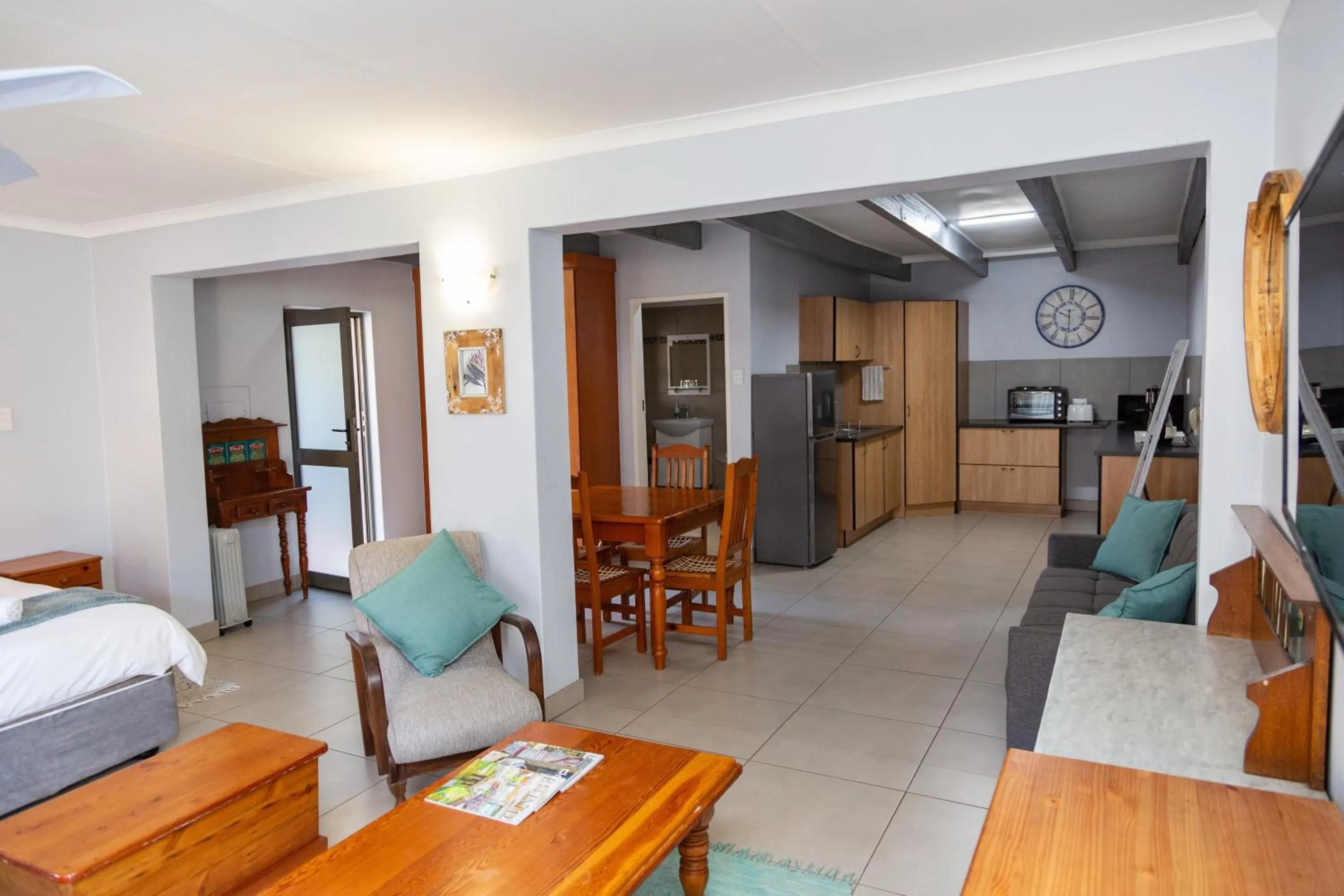 Photo of the whole room in Glen Maine Guest House