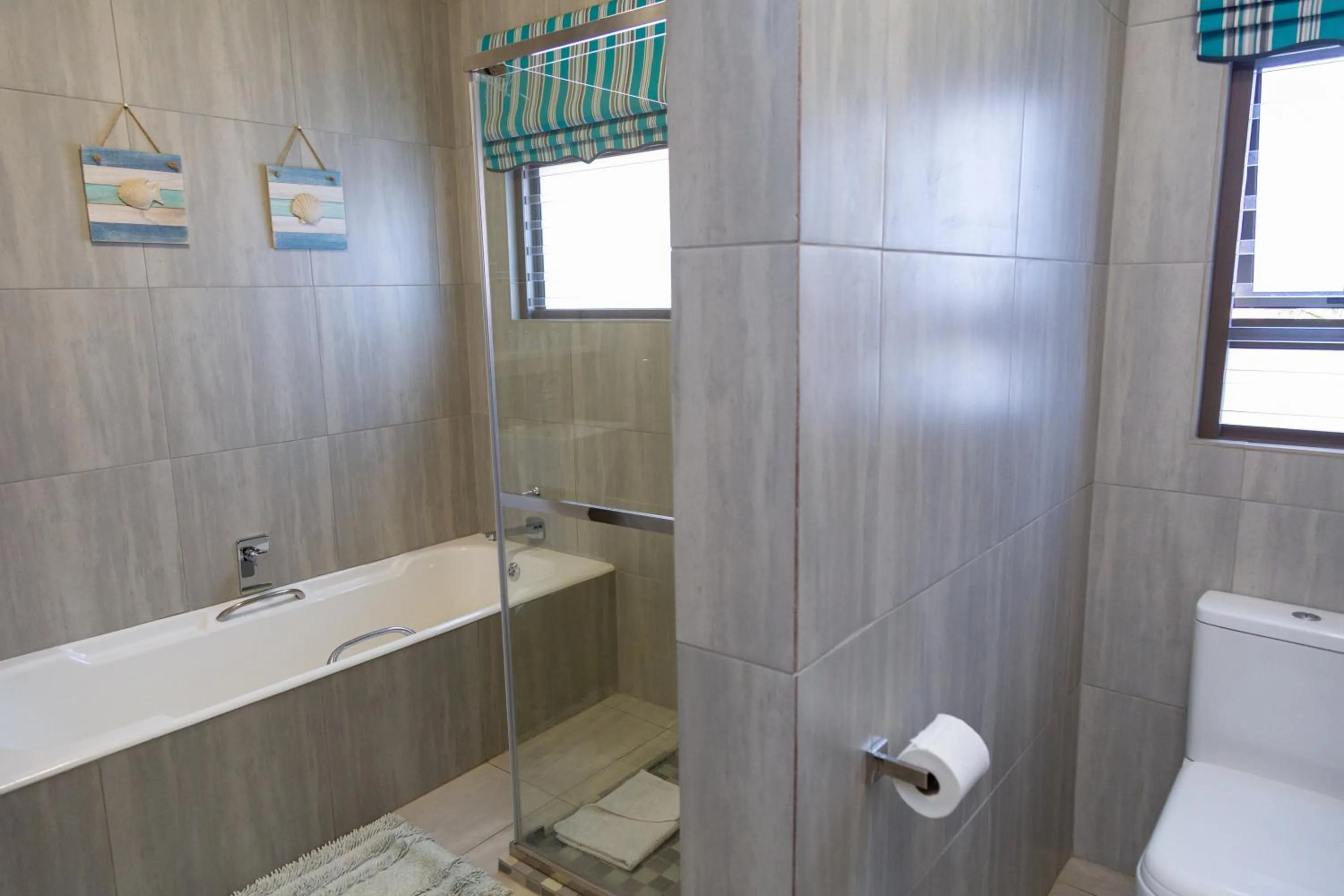 Bathroom in Glen Maine Guest House