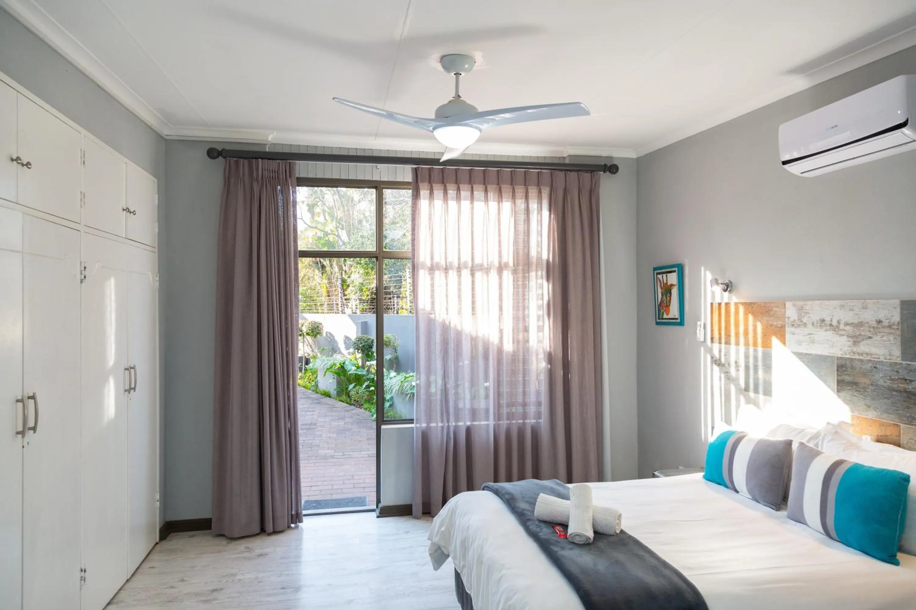 Photo of the whole room, Bed in Glen Maine Guest House