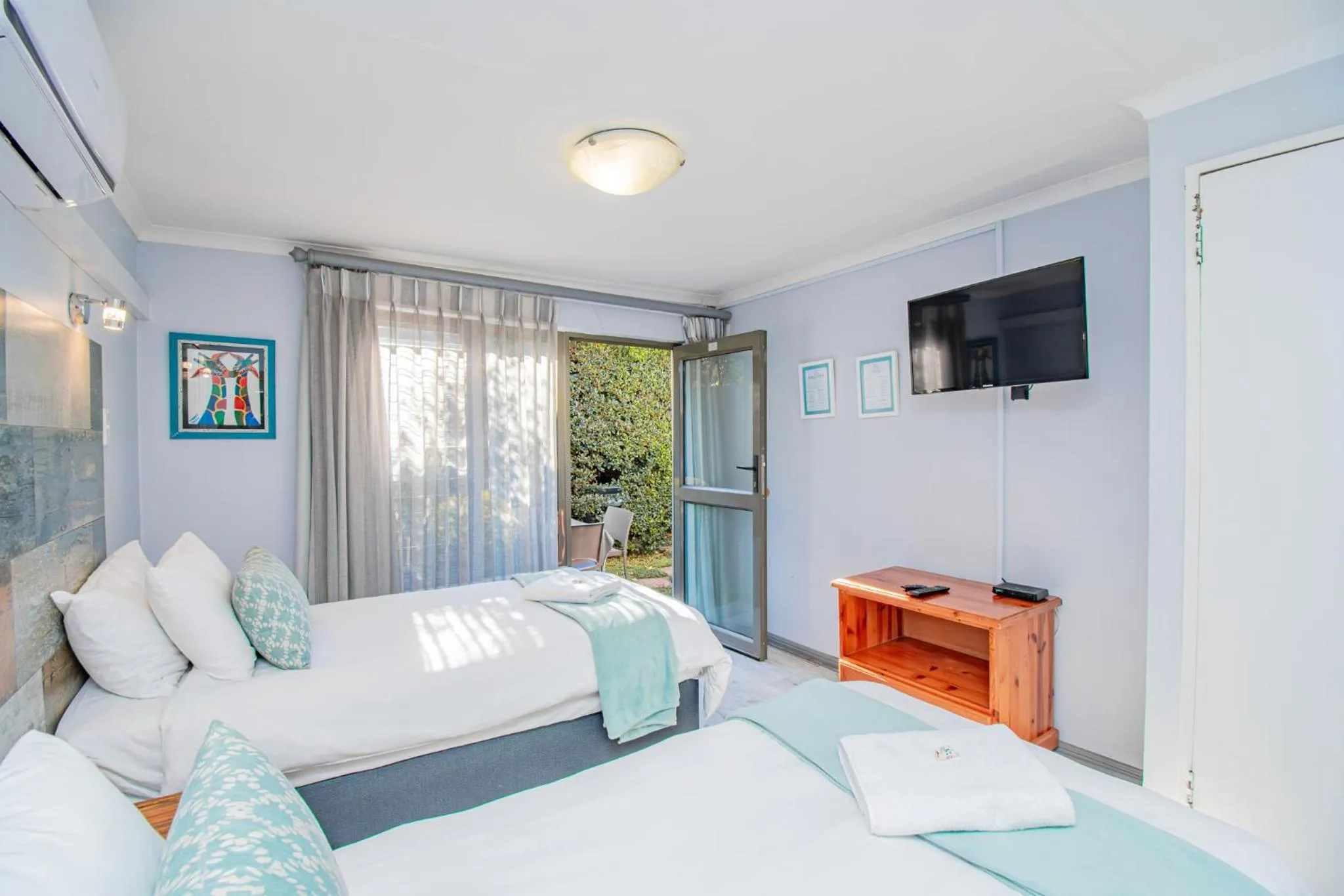 Bedroom, Bed in Glen Maine Guest House