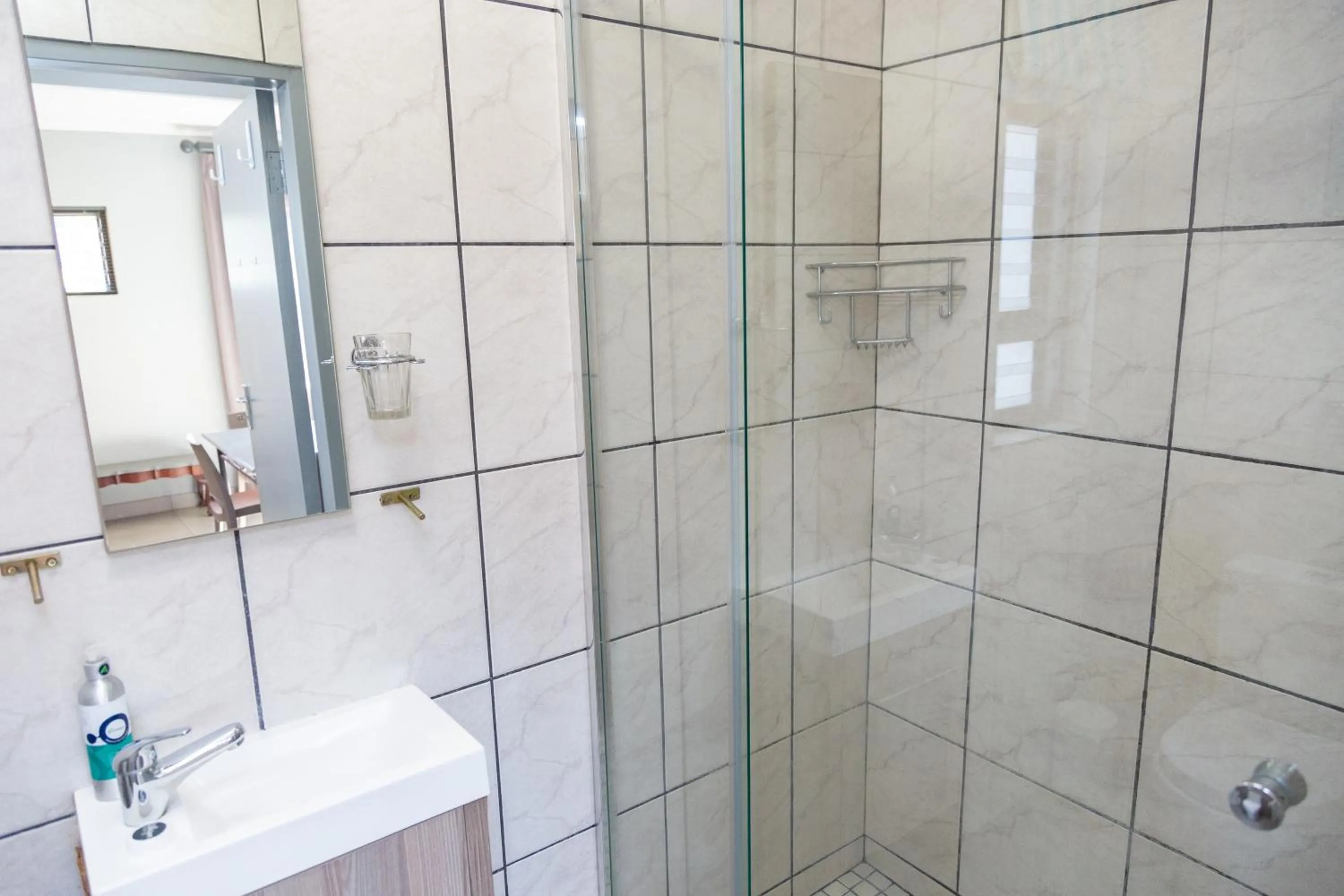 Bathroom in Glen Maine Guest House