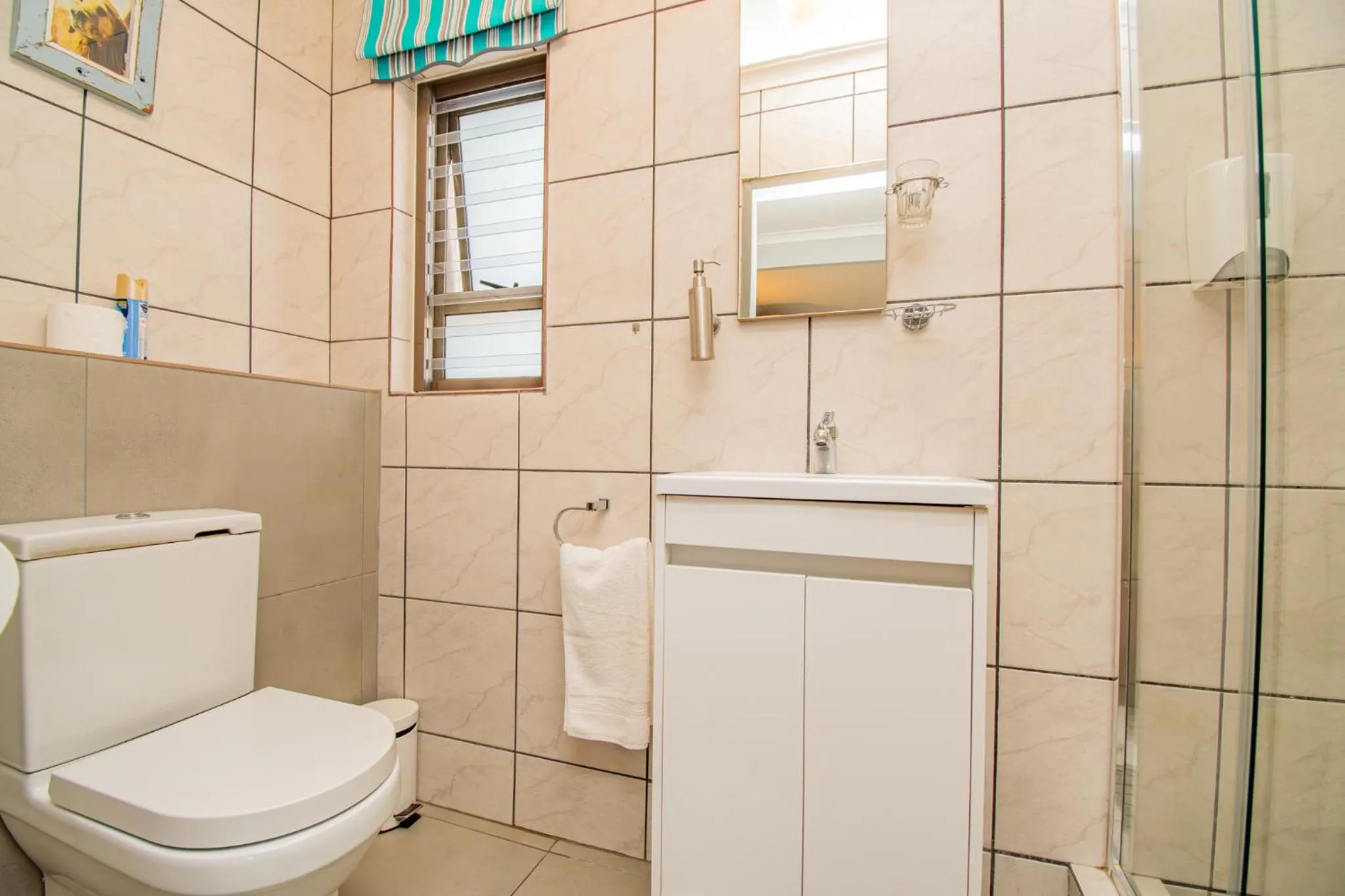 Toilet in Glen Maine Guest House